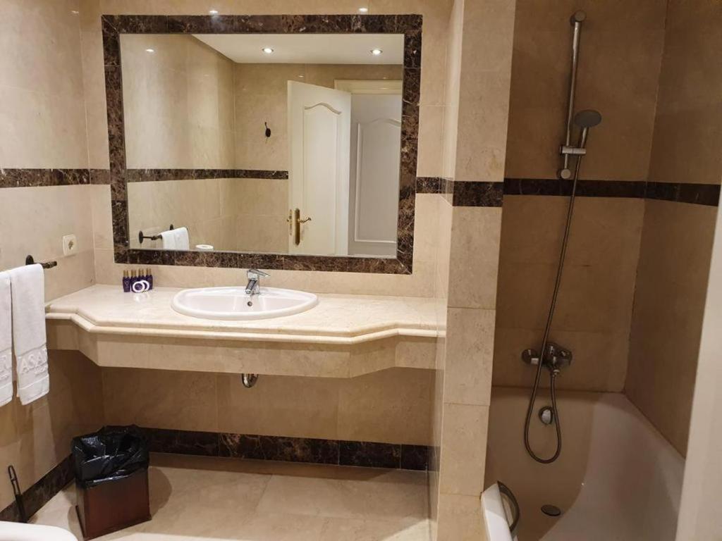 Apartment Beautiful In Vasari Puerto Banus