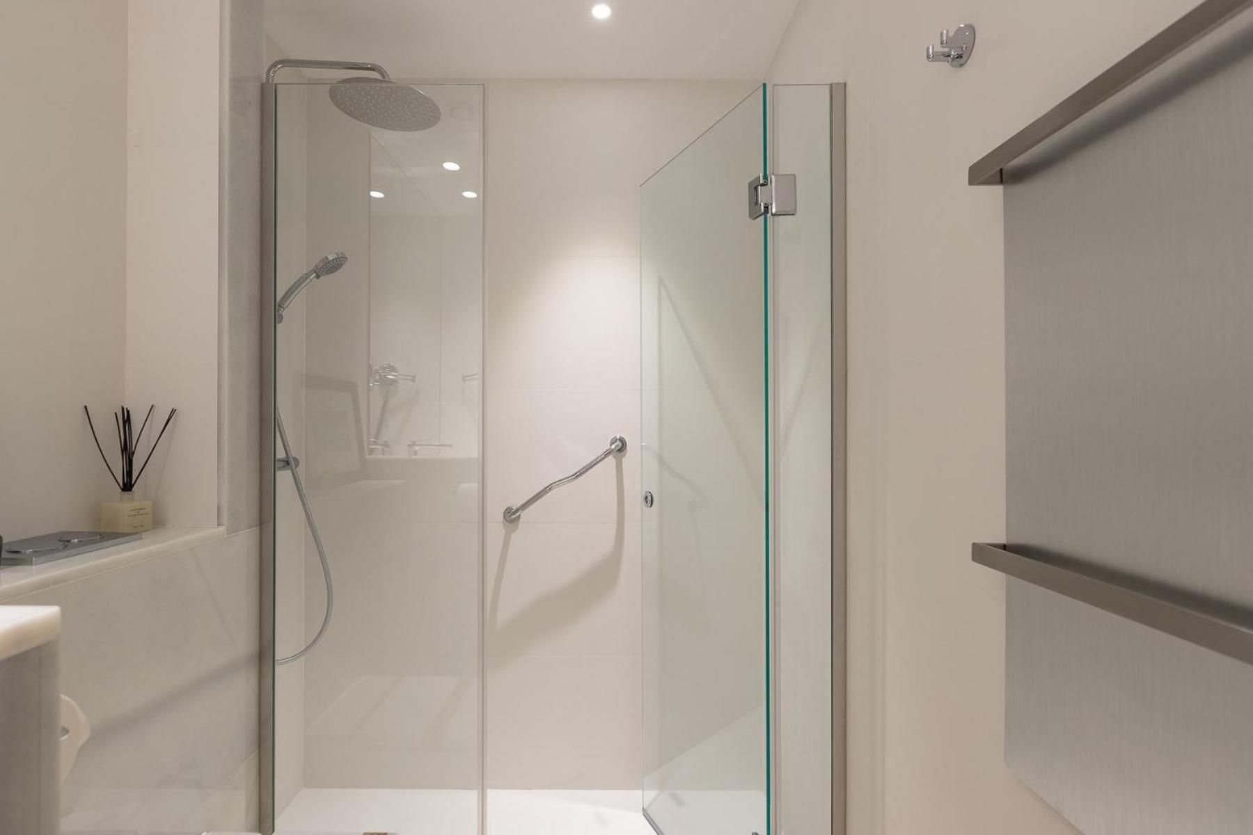 Lujoso Con Piscina En Paseo Maritimo Apartamento