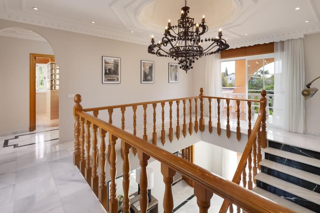 Treetops - Family With Heated Pool In Villa *
