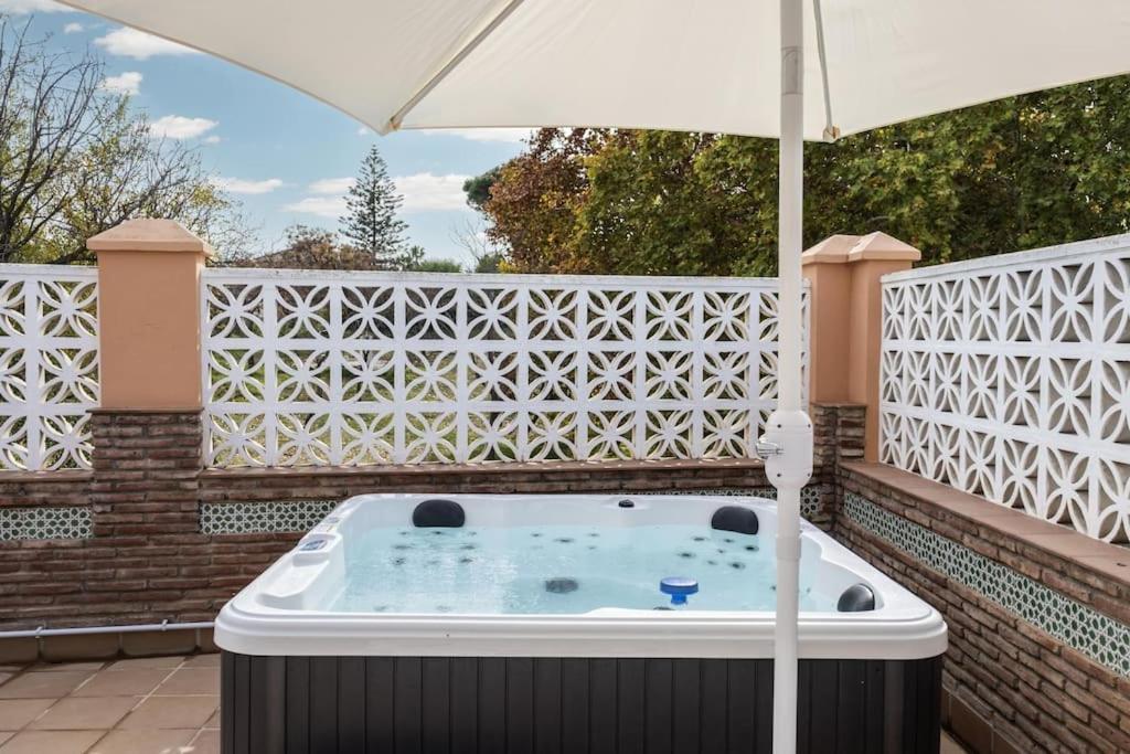 Treetops - Family With Heated Pool In