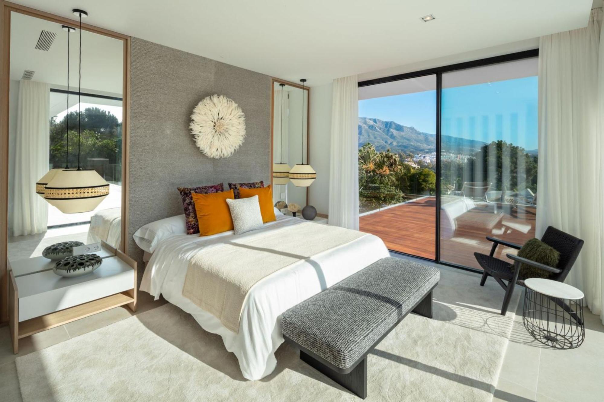 Villa Vacation I Almost Heaven, New Built Villa, Rooftop Jacuzzi, Infinity Heated Pool *