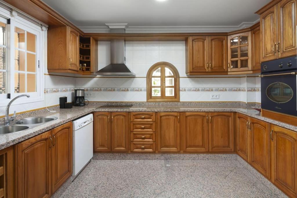 Villa Treetops - Family With Heated Pool In *