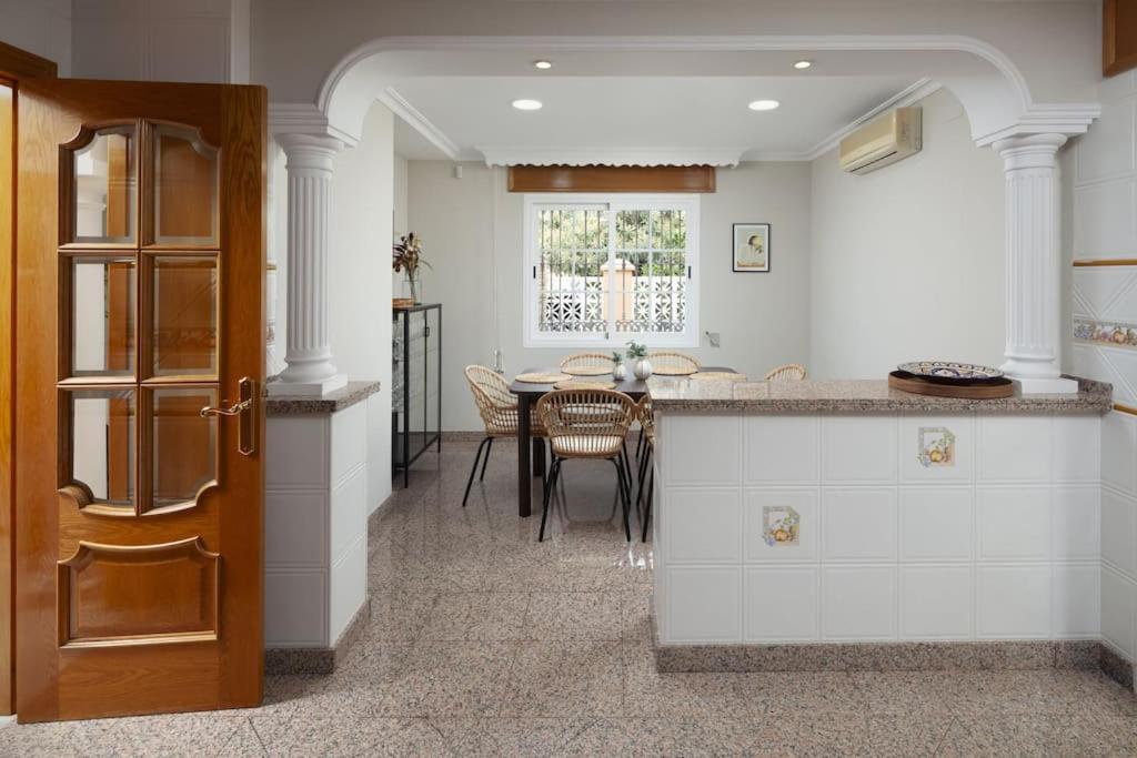 Treetops - Family With Heated Pool In Villa *