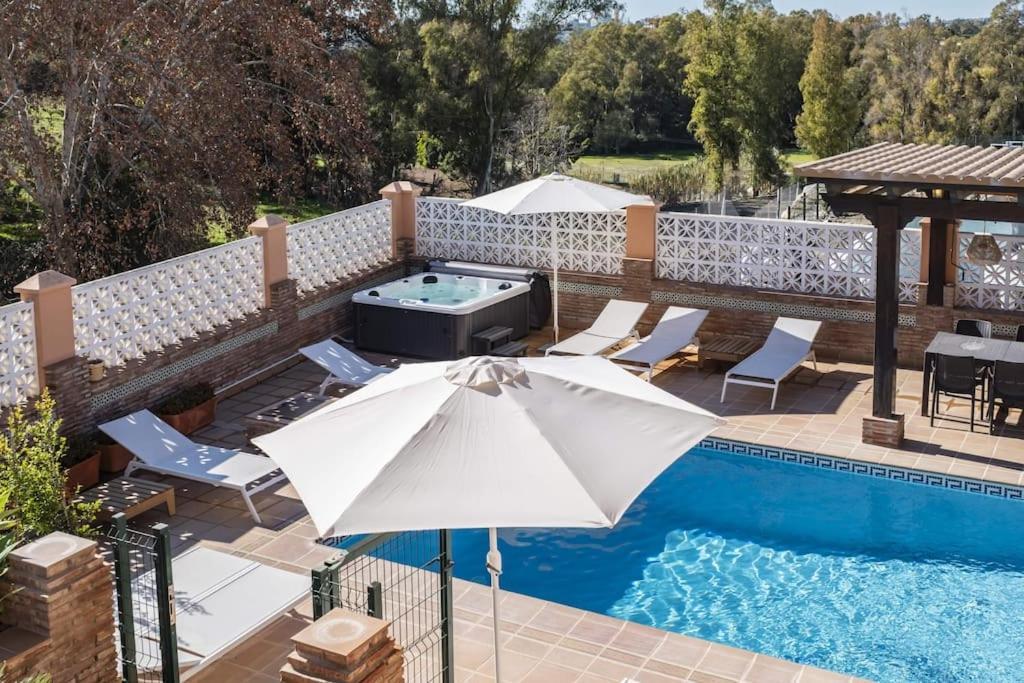 Villa Treetops - Family With Heated Pool In