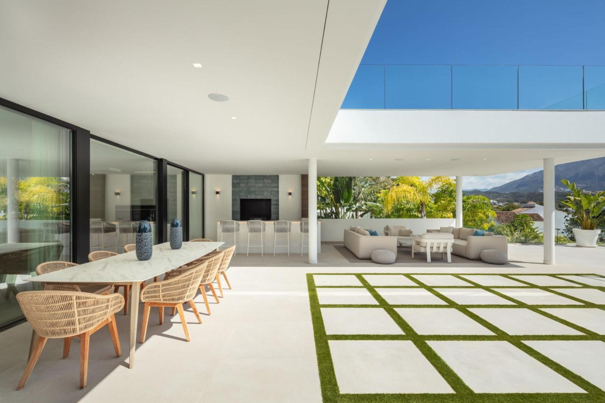 Vacation I Almost Heaven, New Built Villa, Rooftop Jacuzzi, Infinity Heated Pool Pousada Marbella