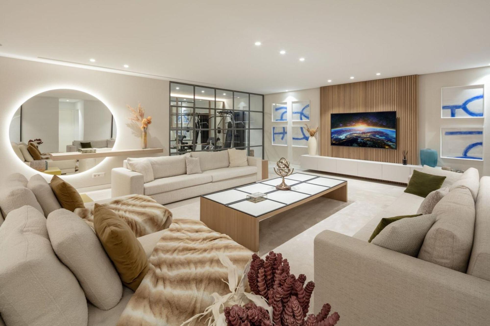 Vacation I Almost Heaven, New Built Villa, Rooftop Jacuzzi, Infinity Heated Pool Marbella