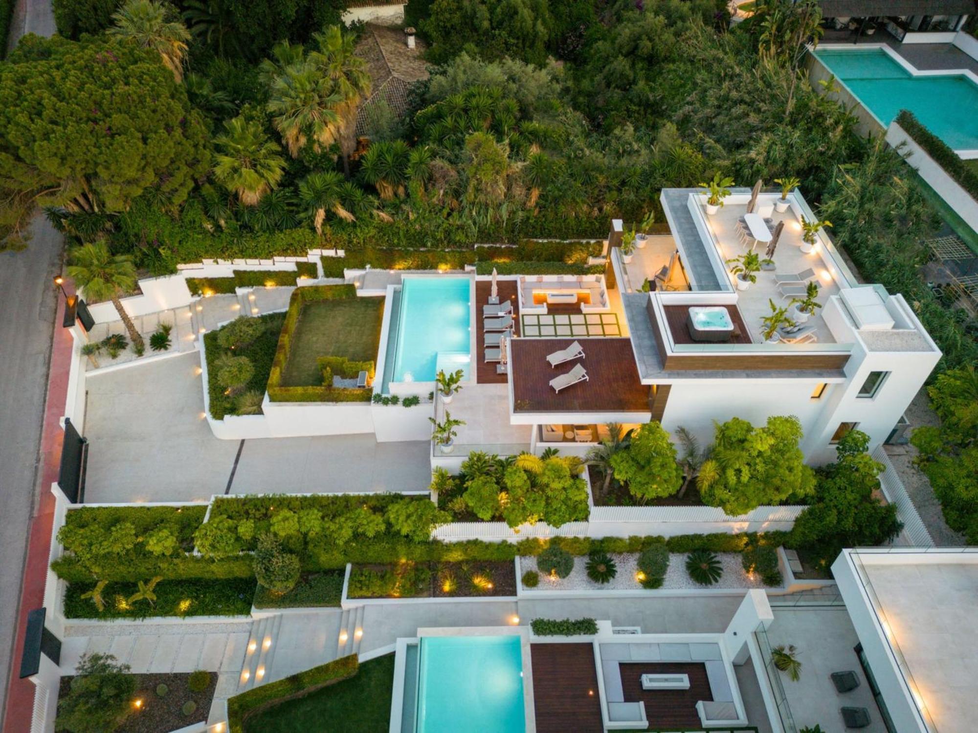 Pousada Vacation I Almost Heaven, New Built Villa, Rooftop Jacuzzi, Infinity Heated Pool Marbella