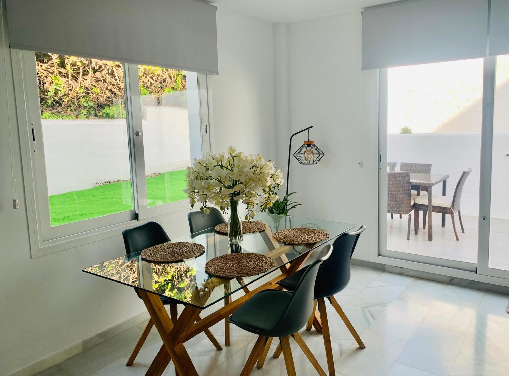 Increible Bajo Con Jardin Y Piscina - Puerto Banus * Marbella