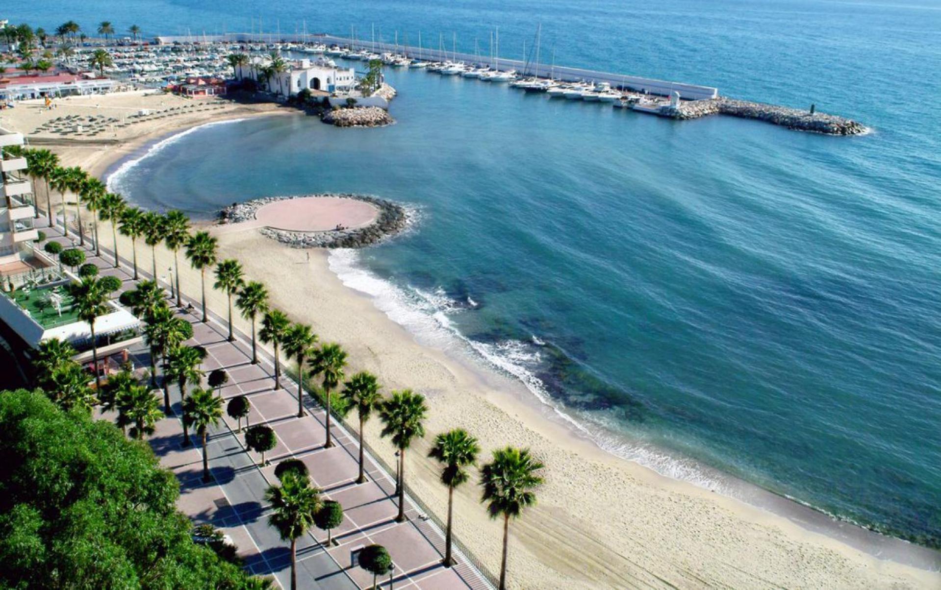 Apartment Seafront In With Pool And Garage Marbella