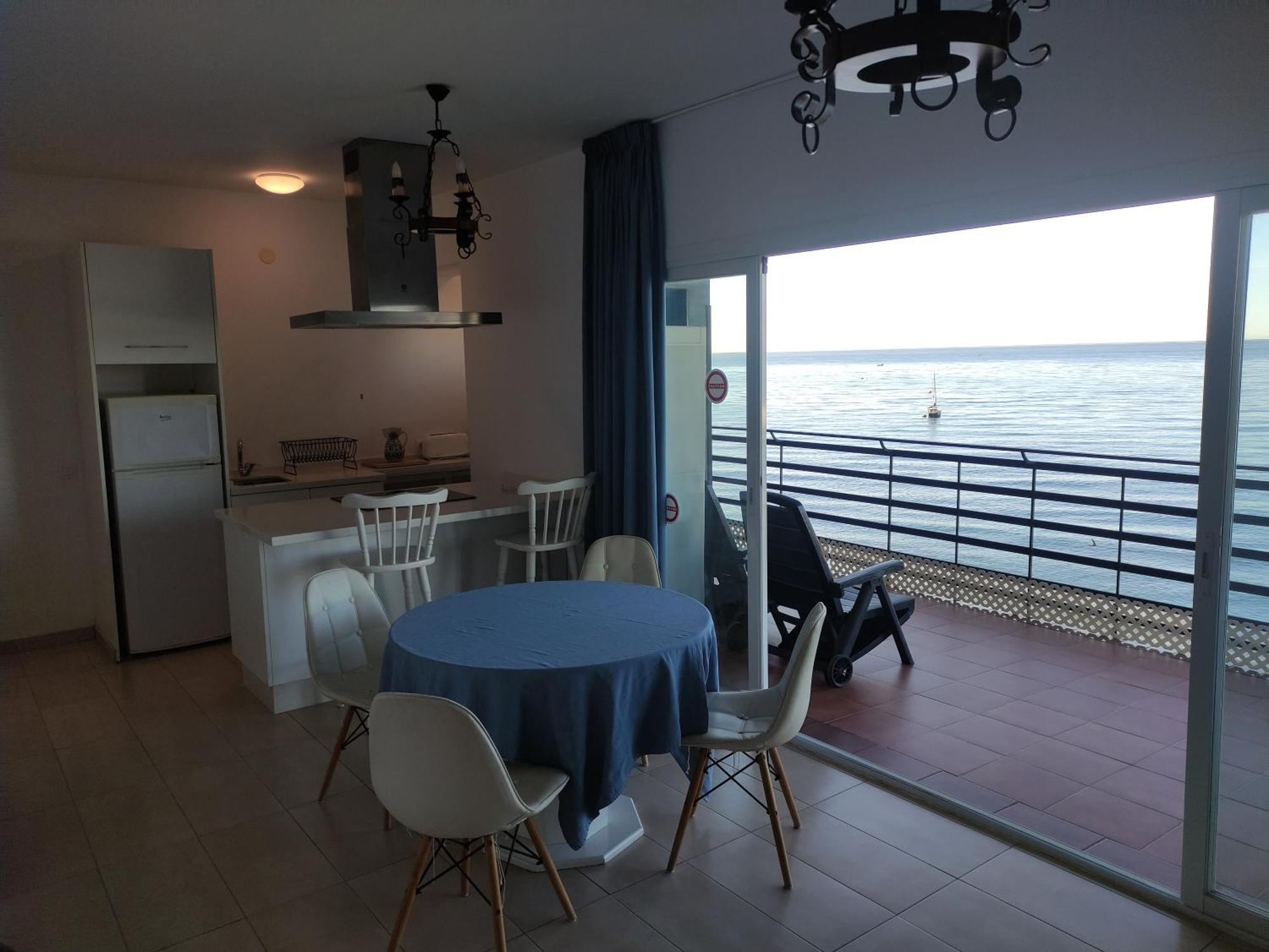 Apartment In First Line Apto 4-6