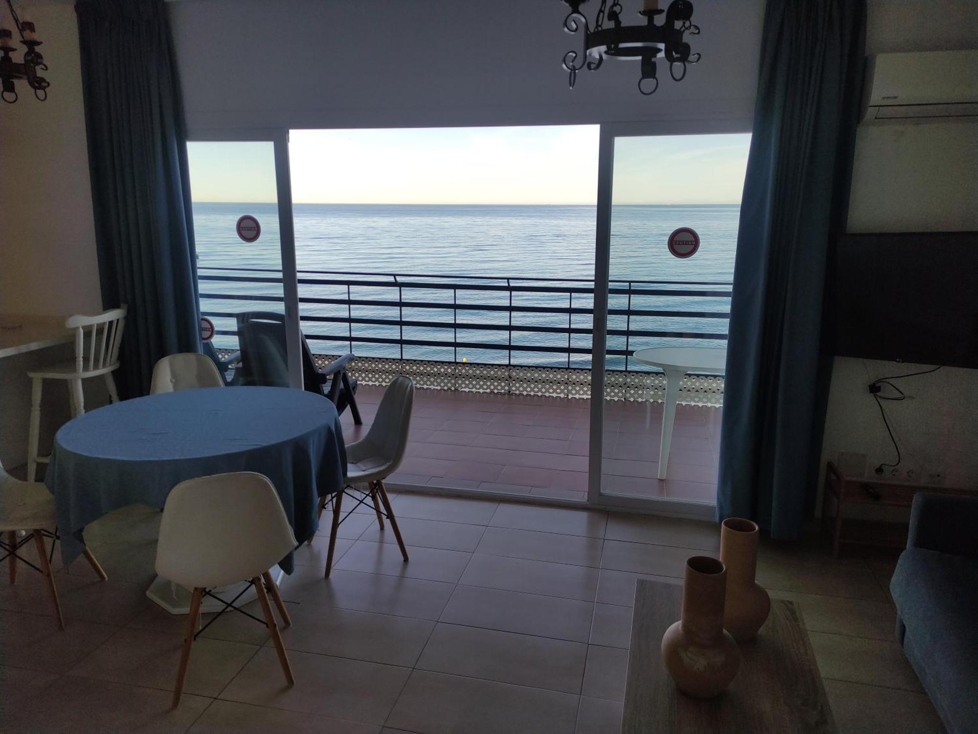 In First Line Apto 4-6 Apartment