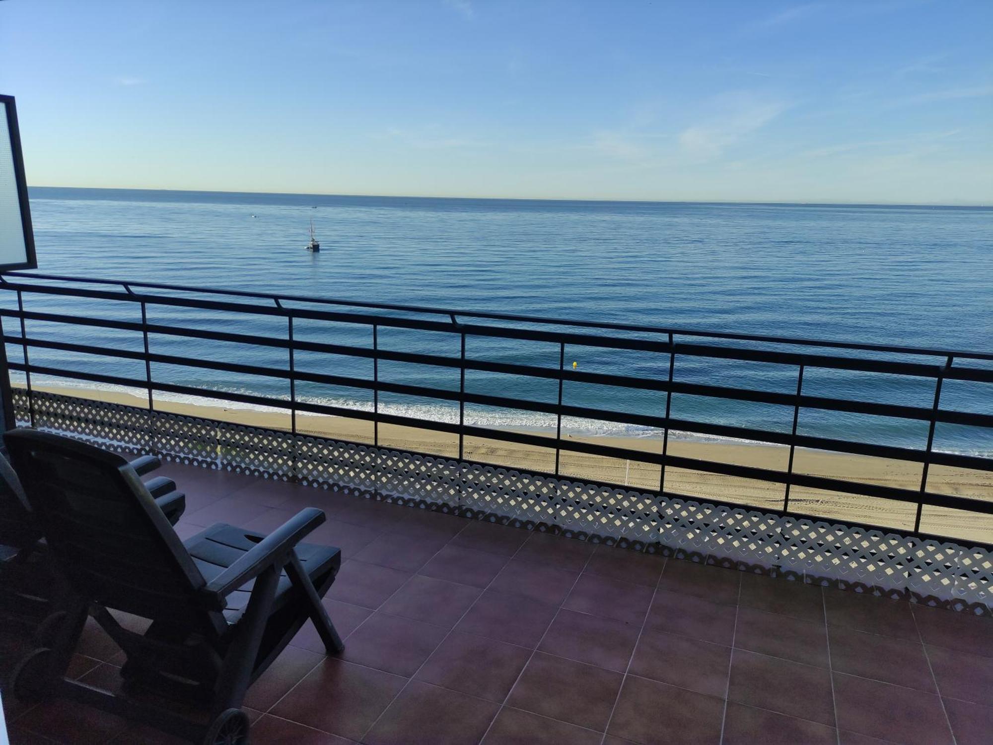 Apartment In First Line Apto 4-6 *
