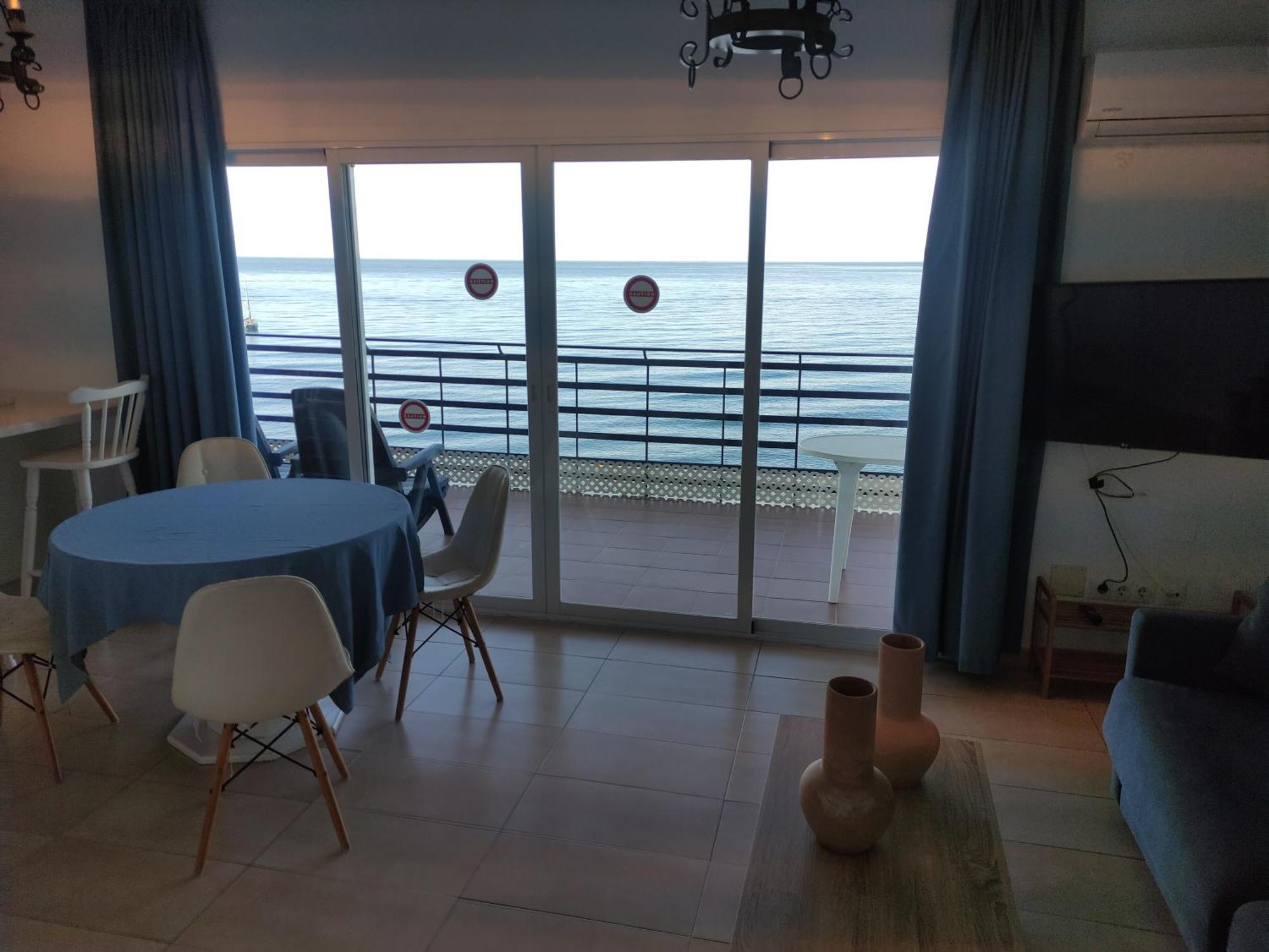 Apartment In First Line Apto 4-6 *