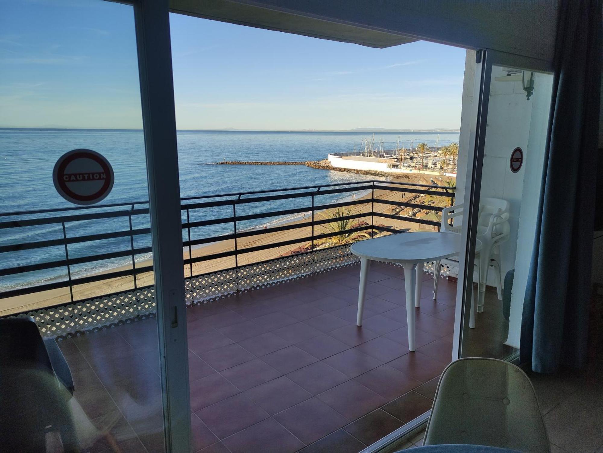 In First Line Apto 4-6 Apartment Marbella