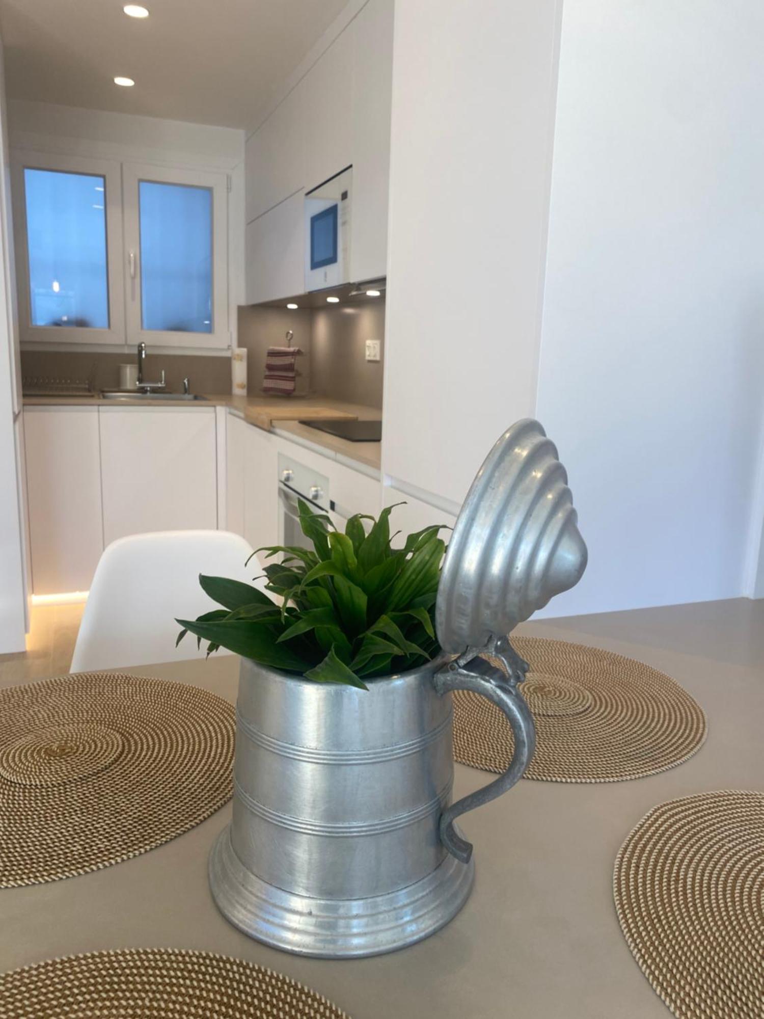 Modern New Apartment, Sea View And Private Parking *