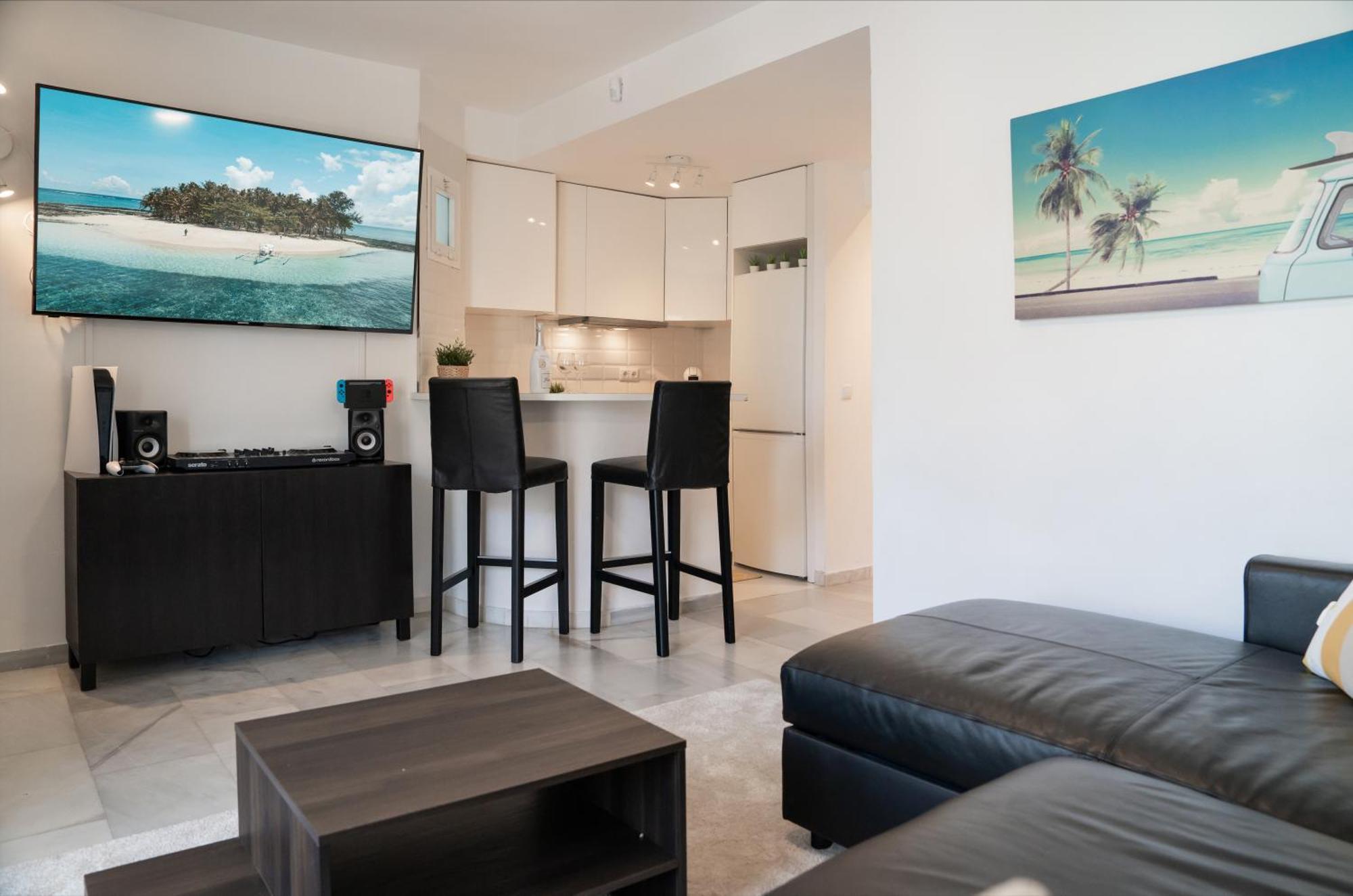 Penthouse*5min From Apartment