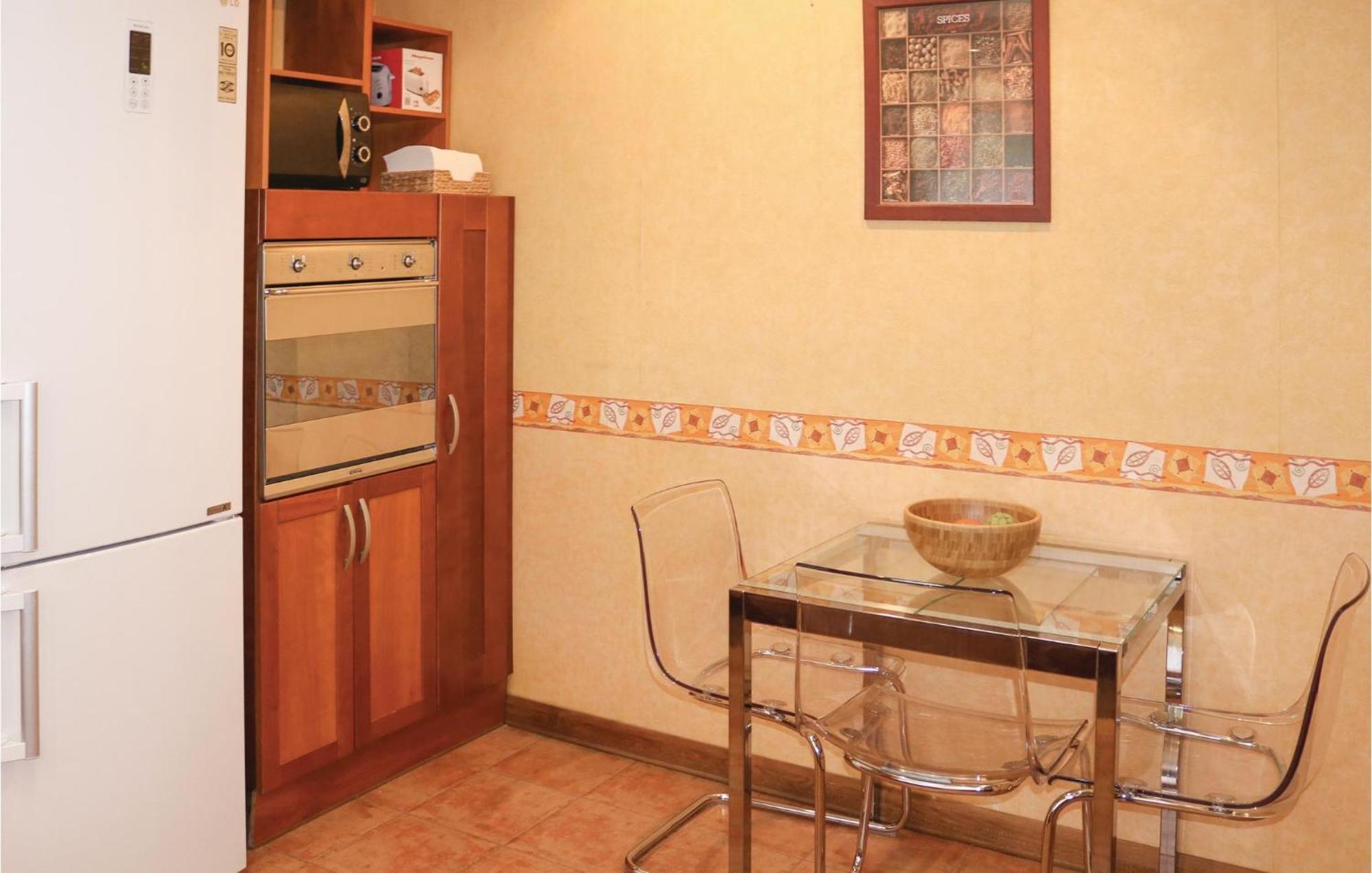3 Bedroom Lovely In Marbella