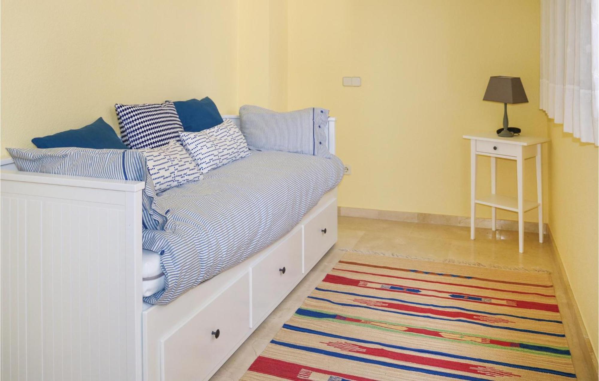 Apartamento 3 Bedroom Lovely In *