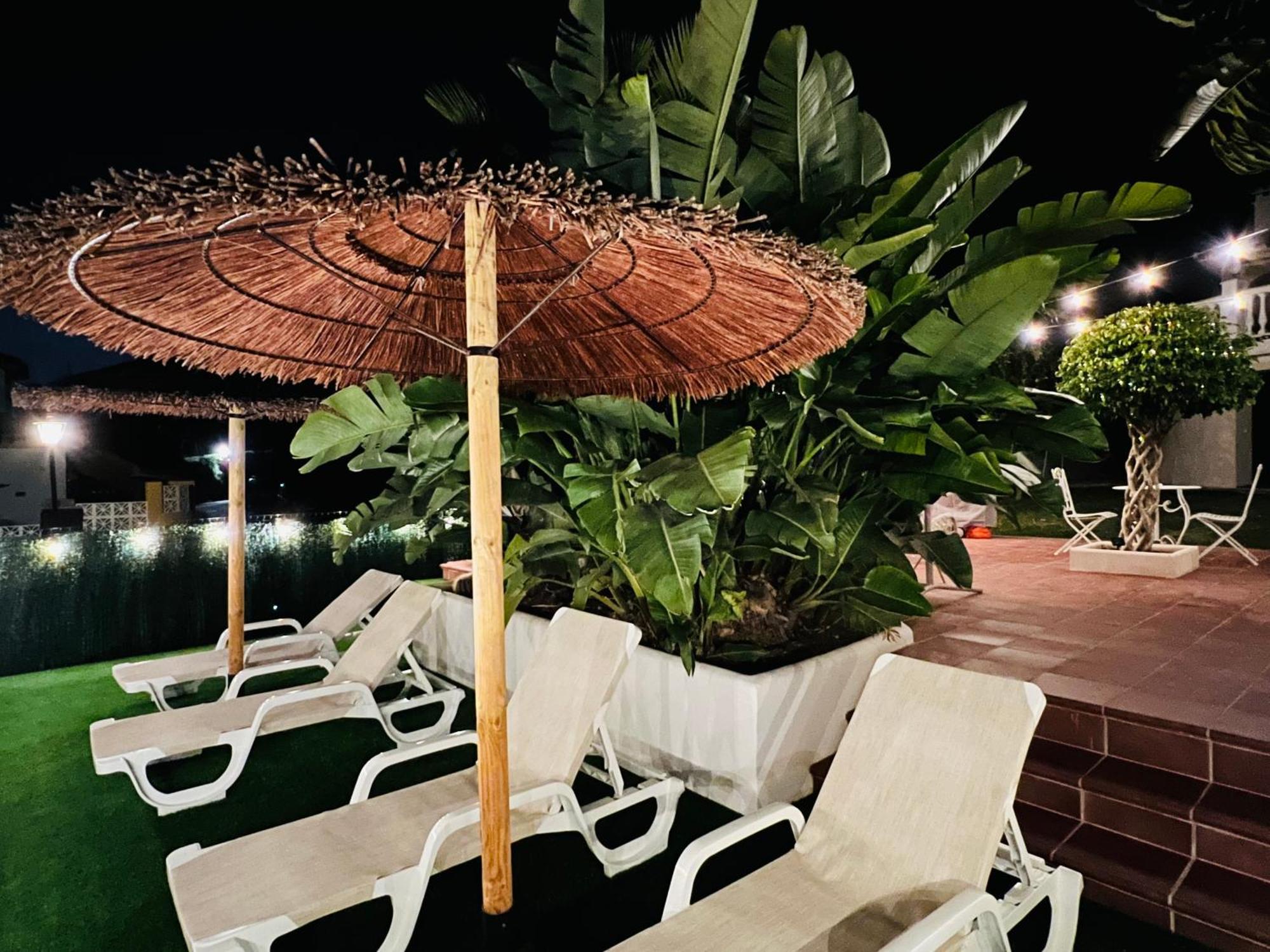 Apartment Studio-near The Beach, Bbq And Seawater Pool