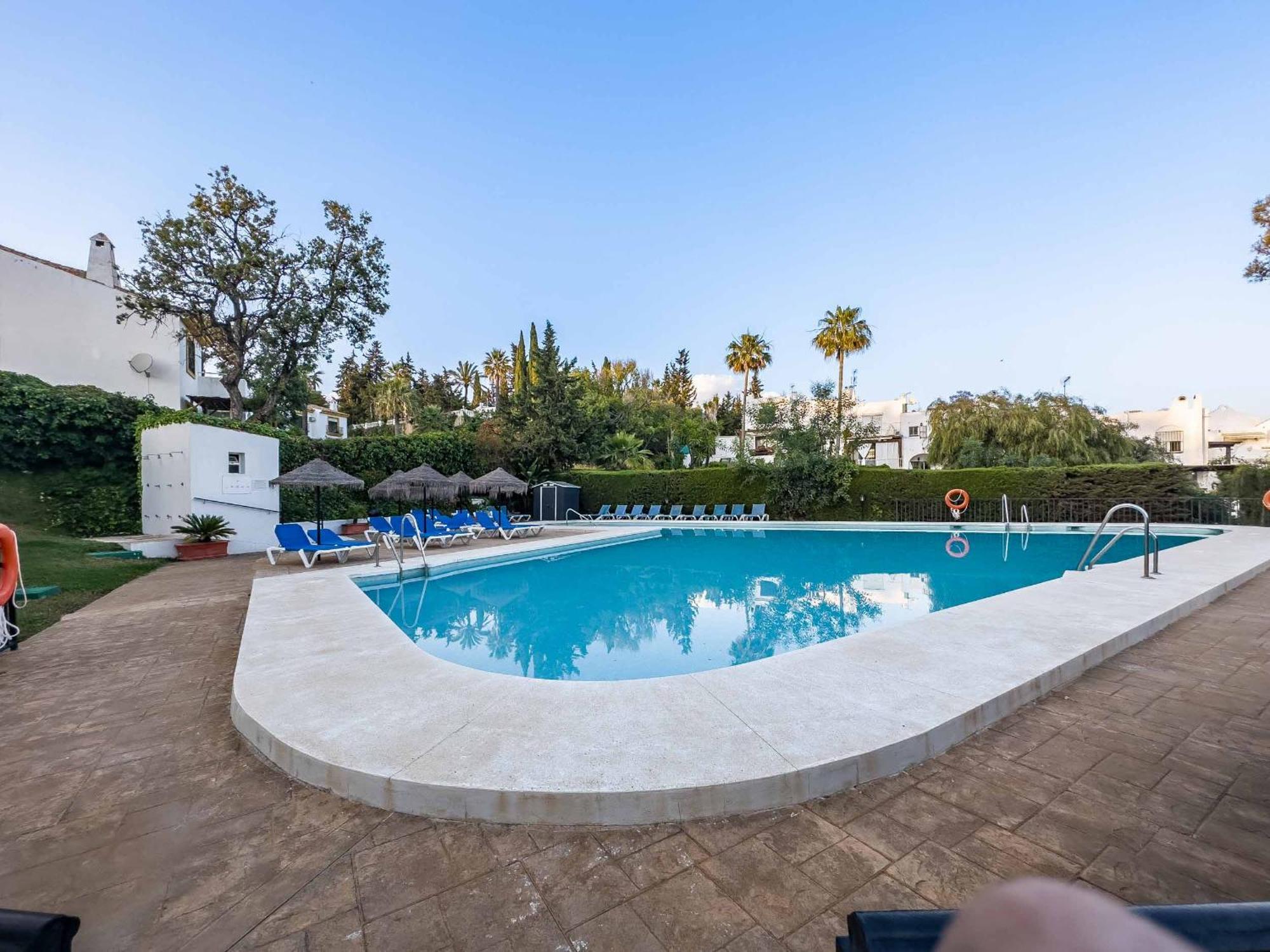 Apartamento 75-apartment With Views In Elviria, Marbella