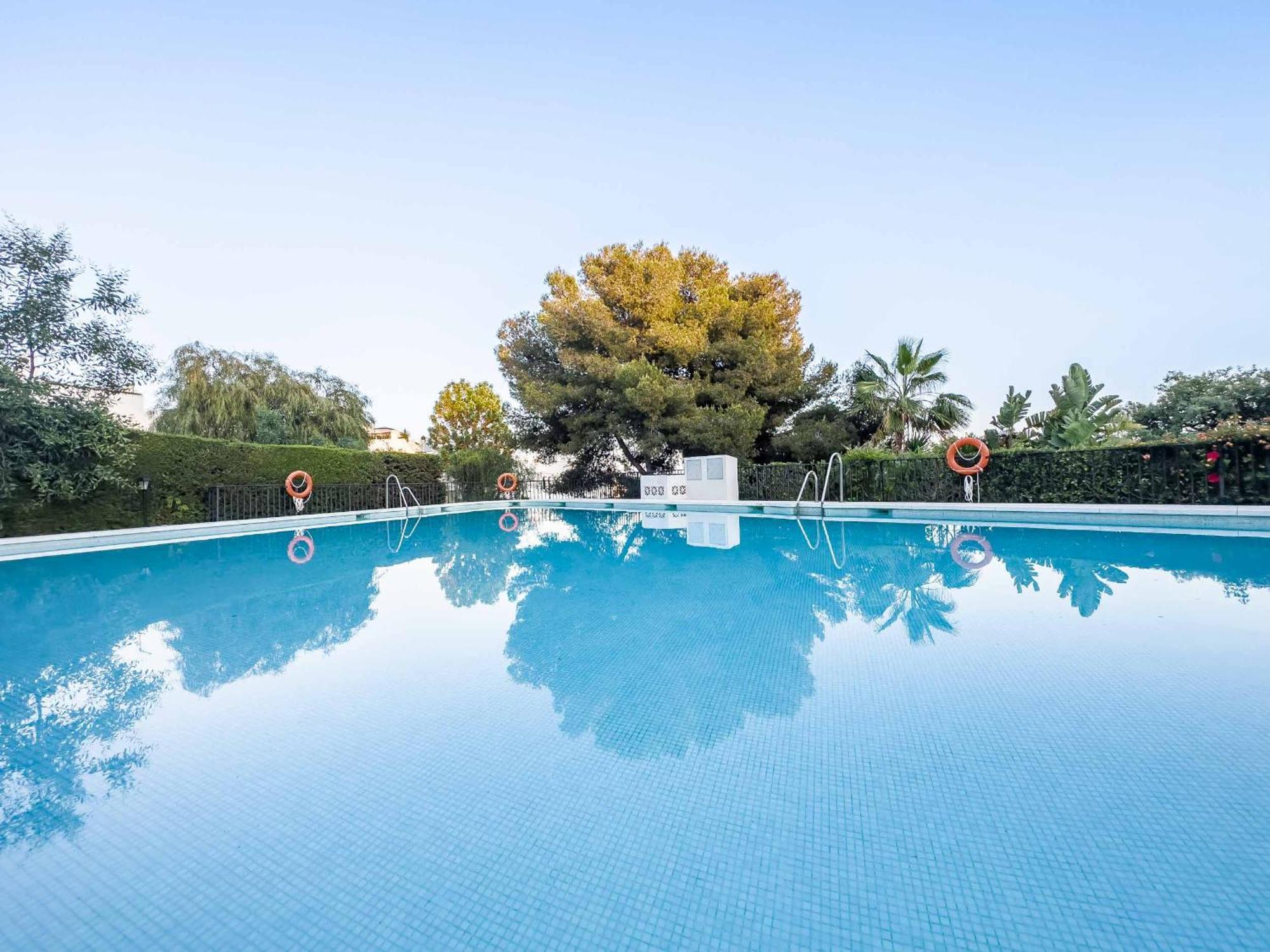 Apartamento 75-apartment With Views In Elviria,