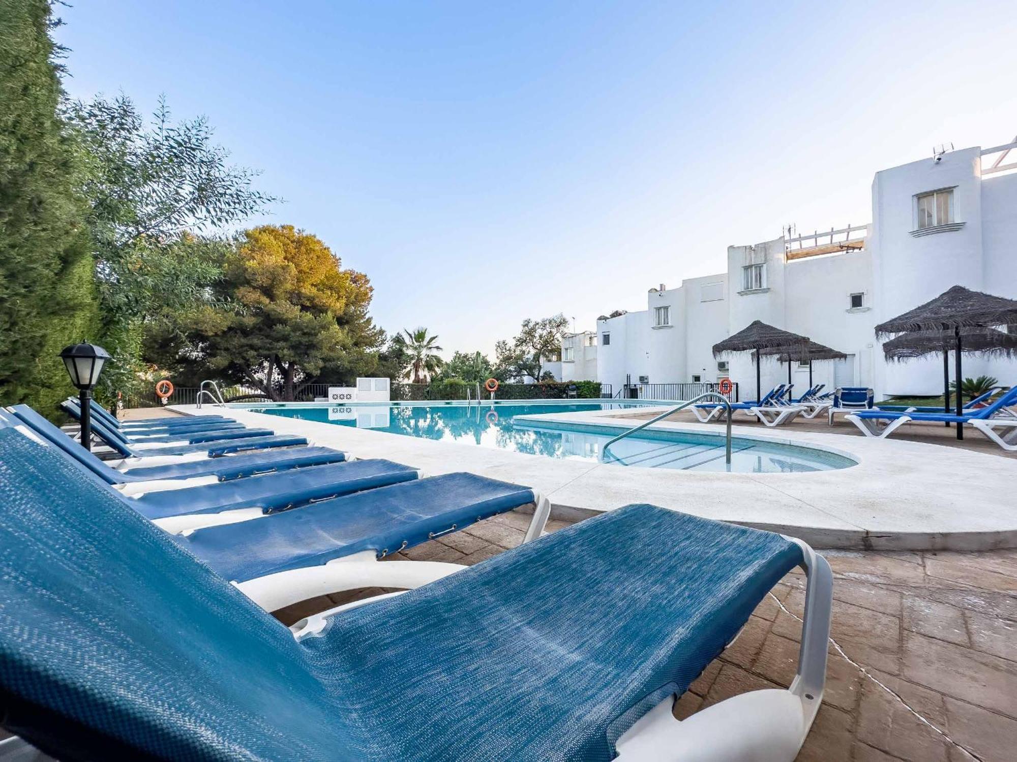 Apartamento 75-apartment With Views In Elviria, Marbella