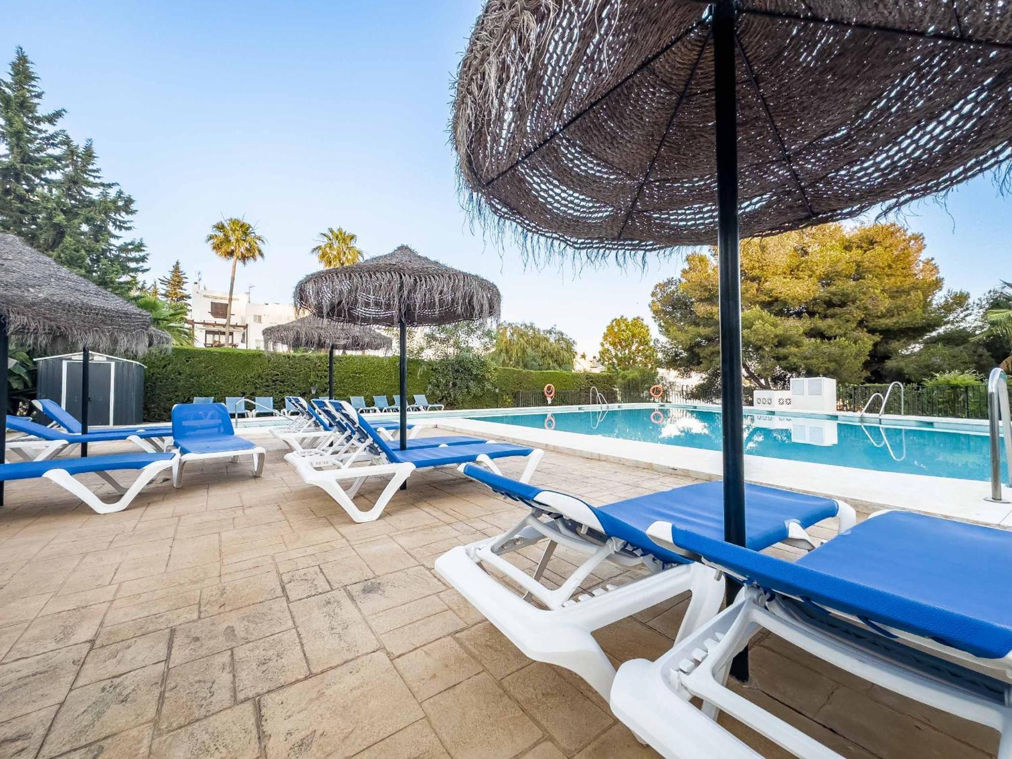 Apartamento 75-apartment With Views In Elviria, Marbella