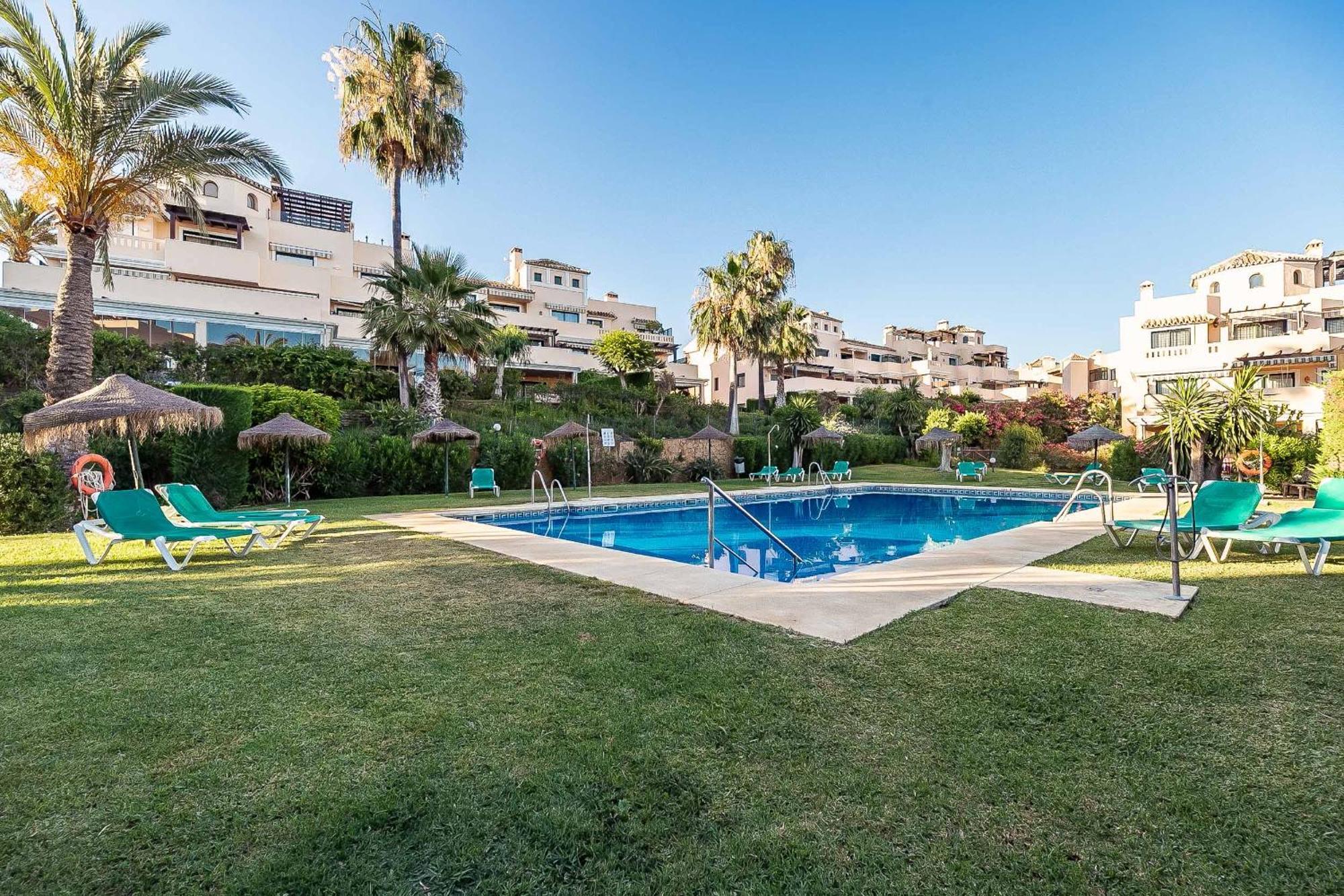 Apartamento 75-apartment With Views In Elviria, *