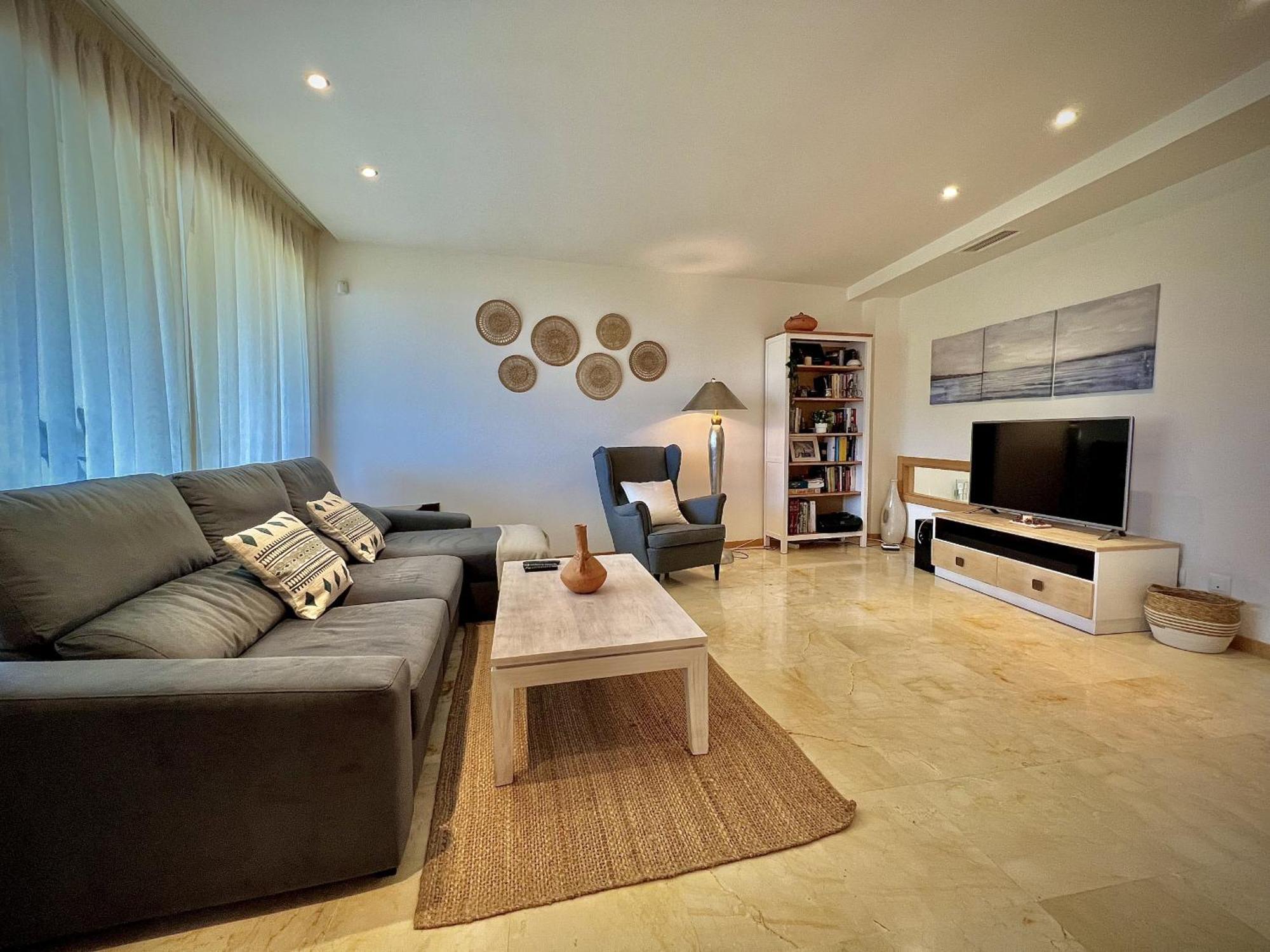 Appartement Los Monteros With Pool By Homing *