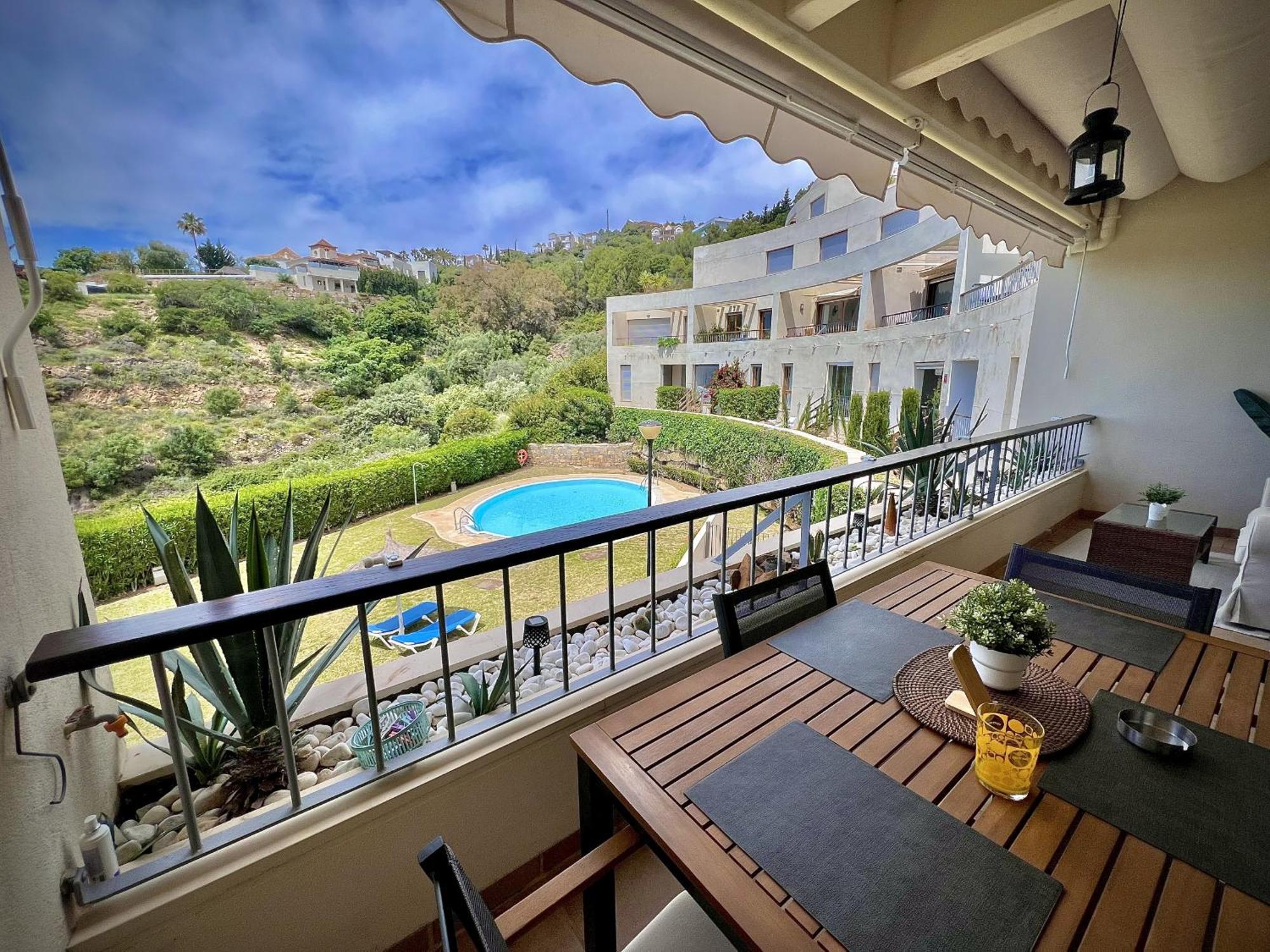 Appartement Los Monteros With Pool By Homing