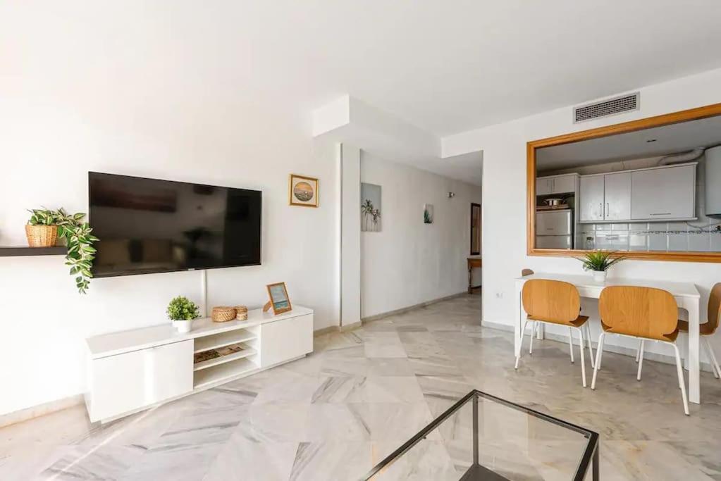 Apartment Alvarito Playa Front *