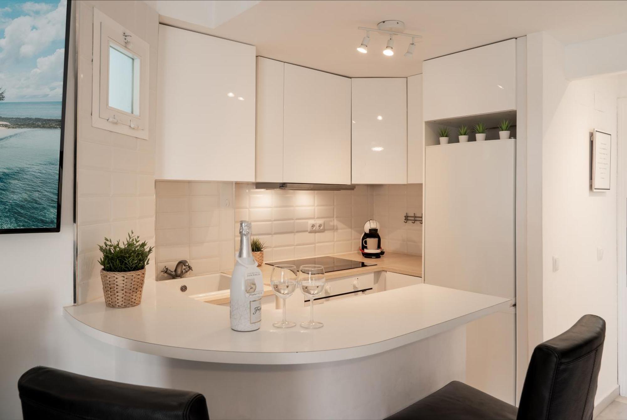 Penthouse*5min From Apartment *