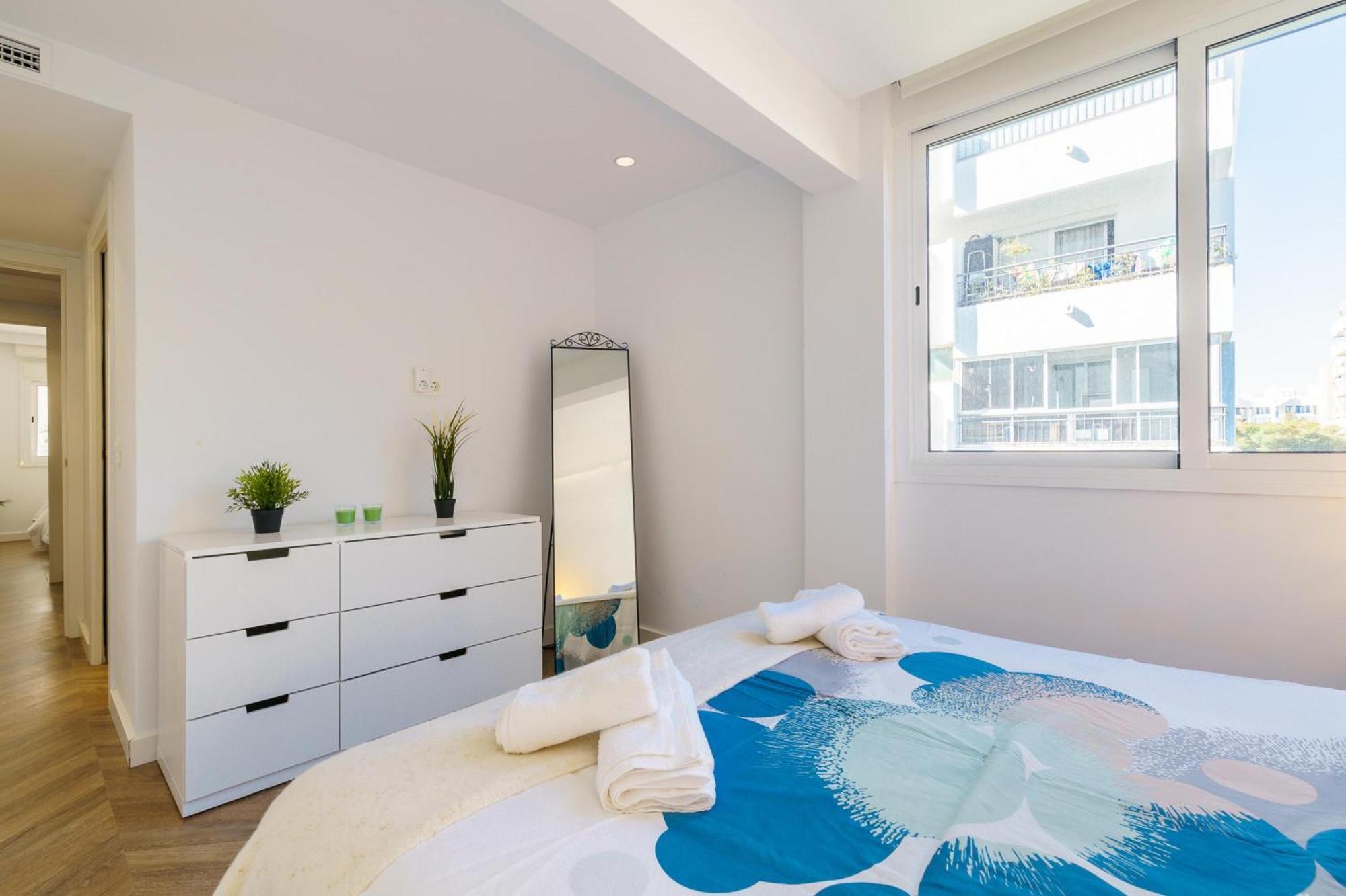 Playa With Pool &100m From Sea - Happy Appartement Marbella