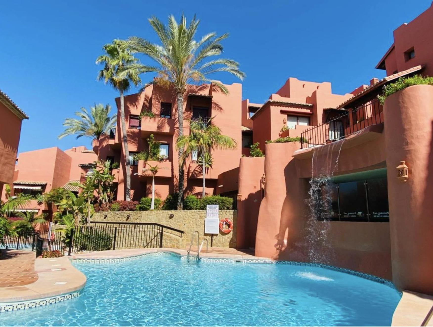 Apartment Lovely Elviria 200m From The Marbella