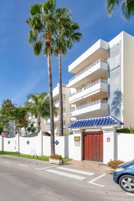 Oleholidays Napoleon 3 Junto A Alicate Playa Marbella