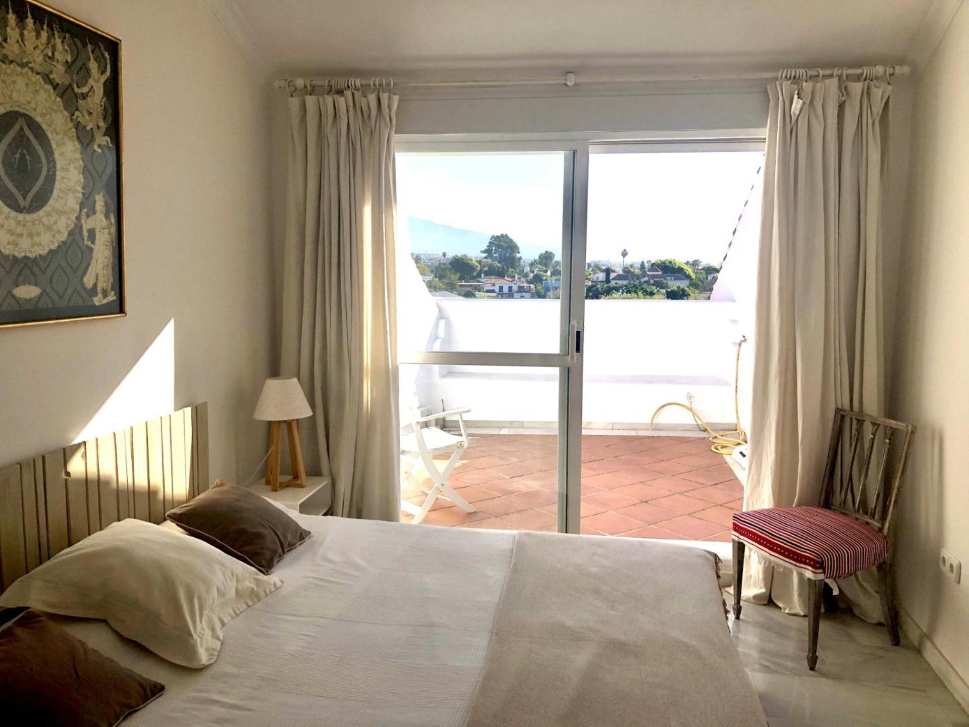 Duplex Vistas Al Golf Guadalmina Apartamento