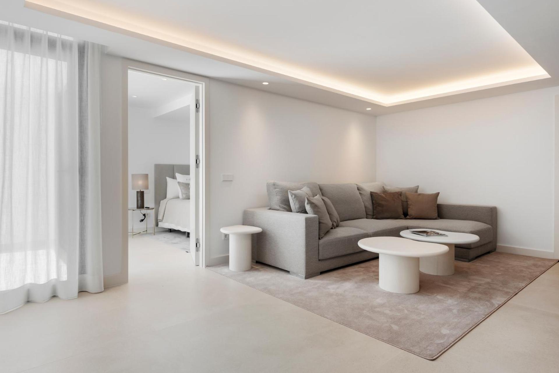 20600 - Luxurious Beachside Near Marbella