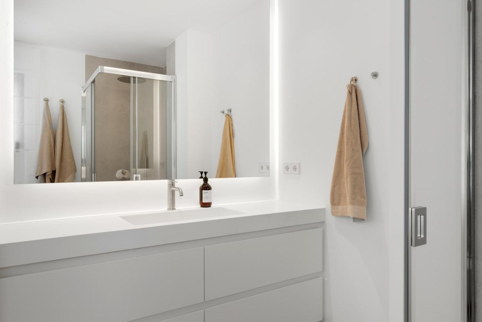 20600 - Luxurious Beachside Near Villa *