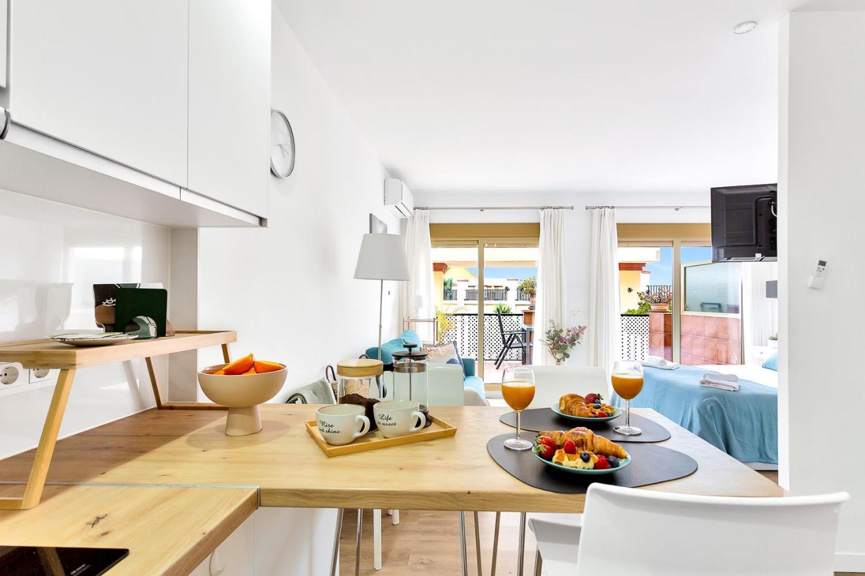 Modern Romana Playa 723 In Marbella, Elviria Apartamento