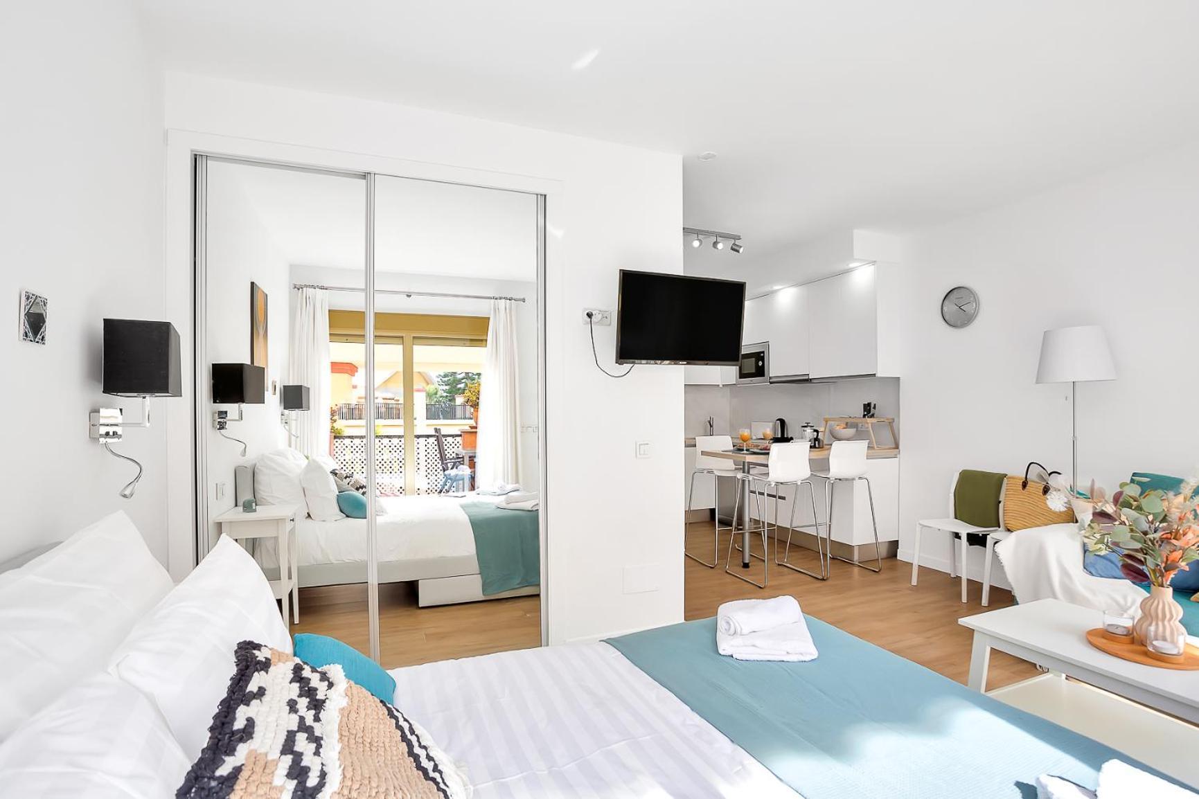 Modern Romana Playa 723 In Marbella, Elviria Marbella