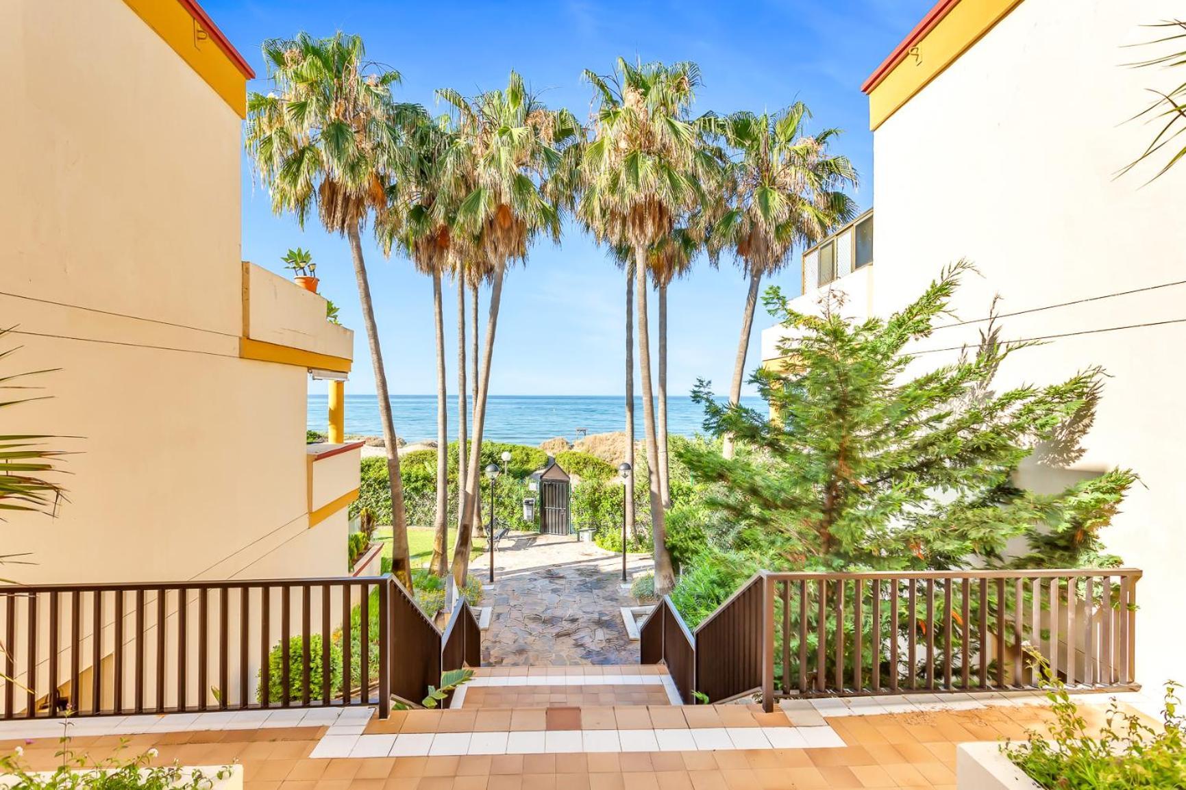 Modern Romana Playa 723 In Marbella, Elviria
