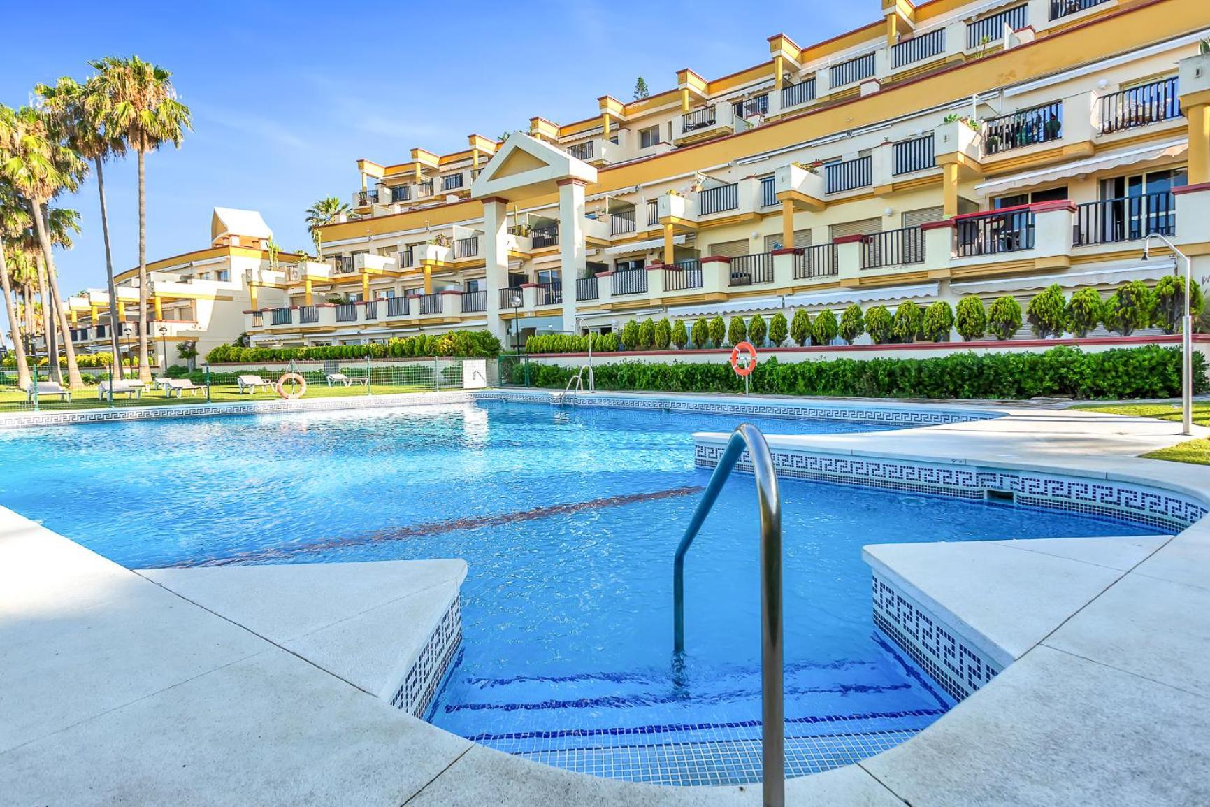 Modern Romana Playa 723 In Marbella, Elviria Apartamento *