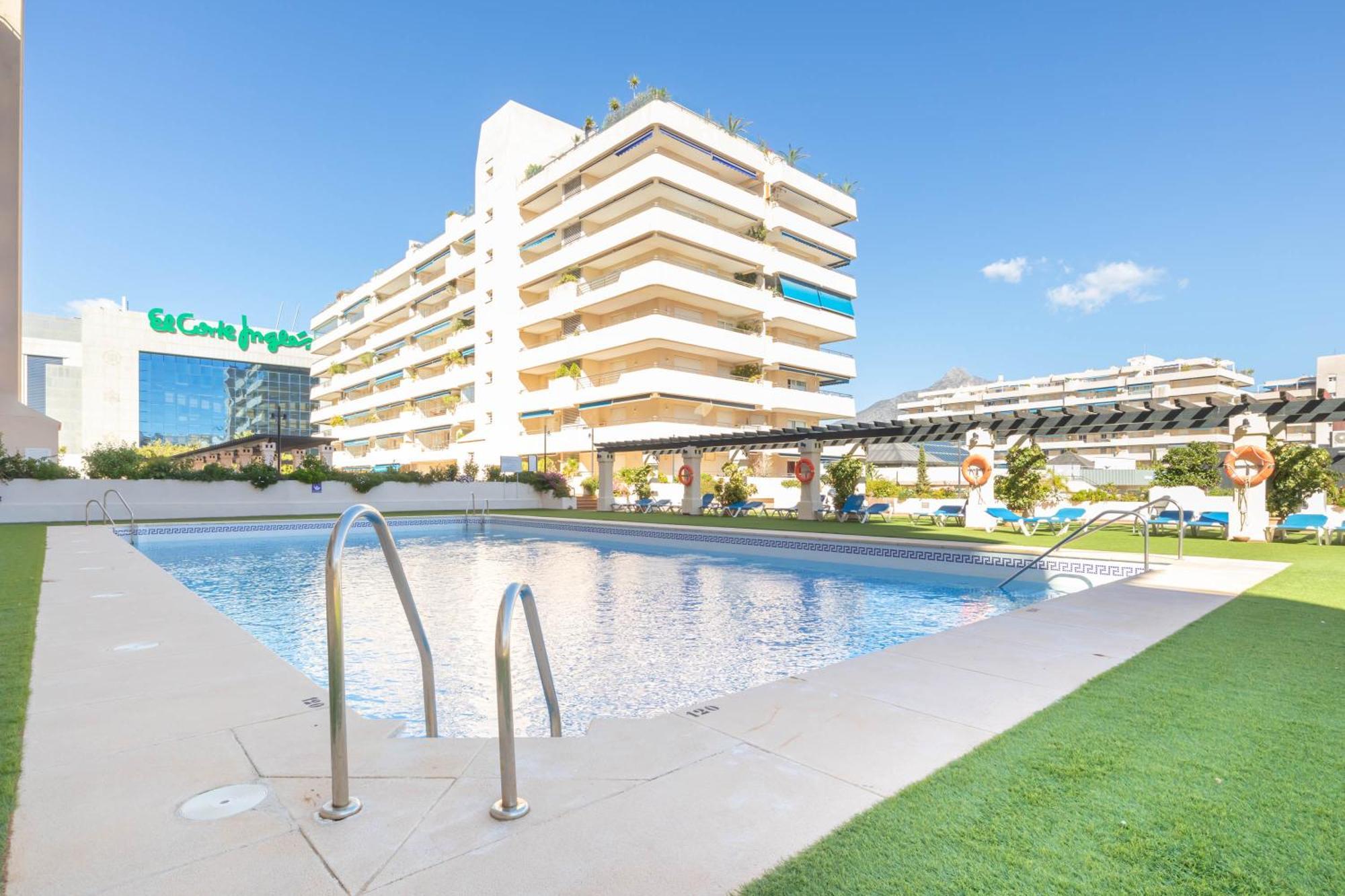 Marina Banus Ll Apartment
