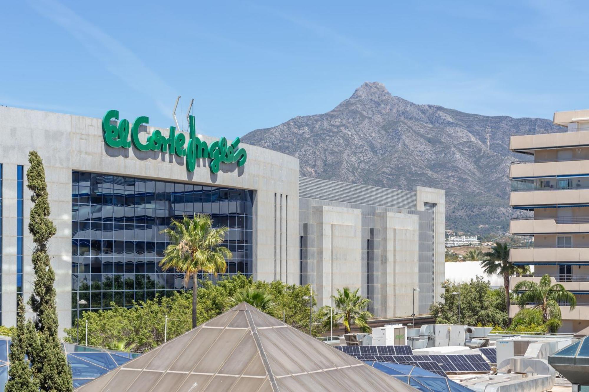 Marina Banus Ll Marbella