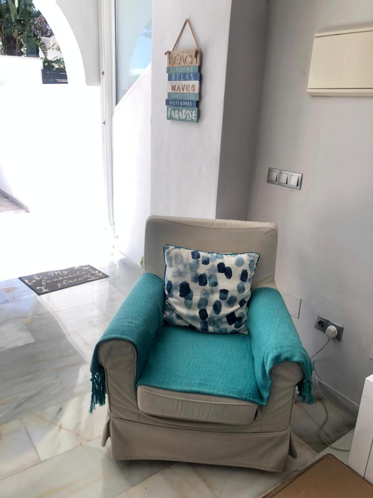 Casa Chico 2 Bedroom Townhouse 1 Mile From Marina & Beaches Marbella
