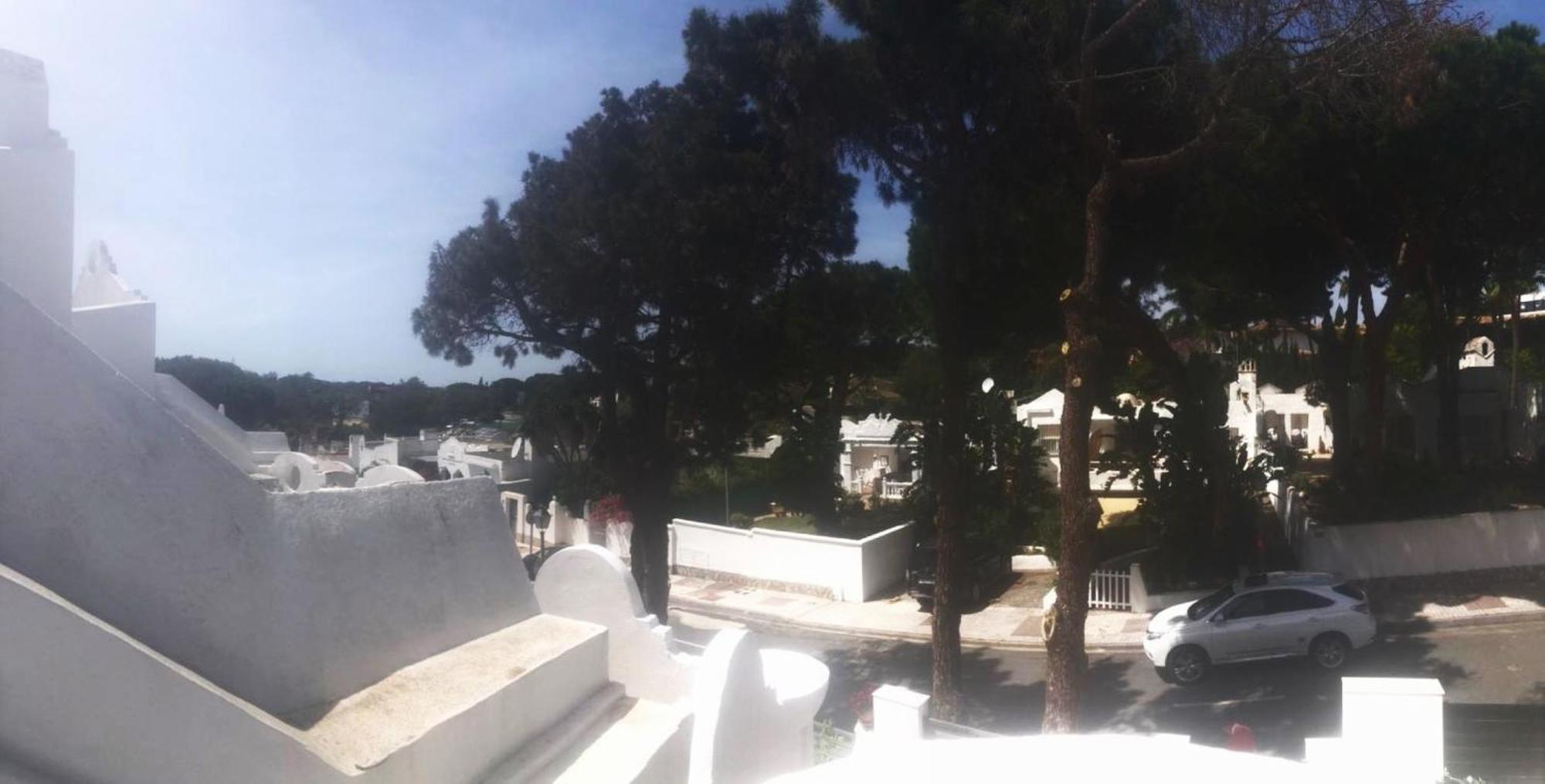 Casa Chico 2 Bedroom Townhouse 1 Mile From Marina & Beaches Apartamento Marbella