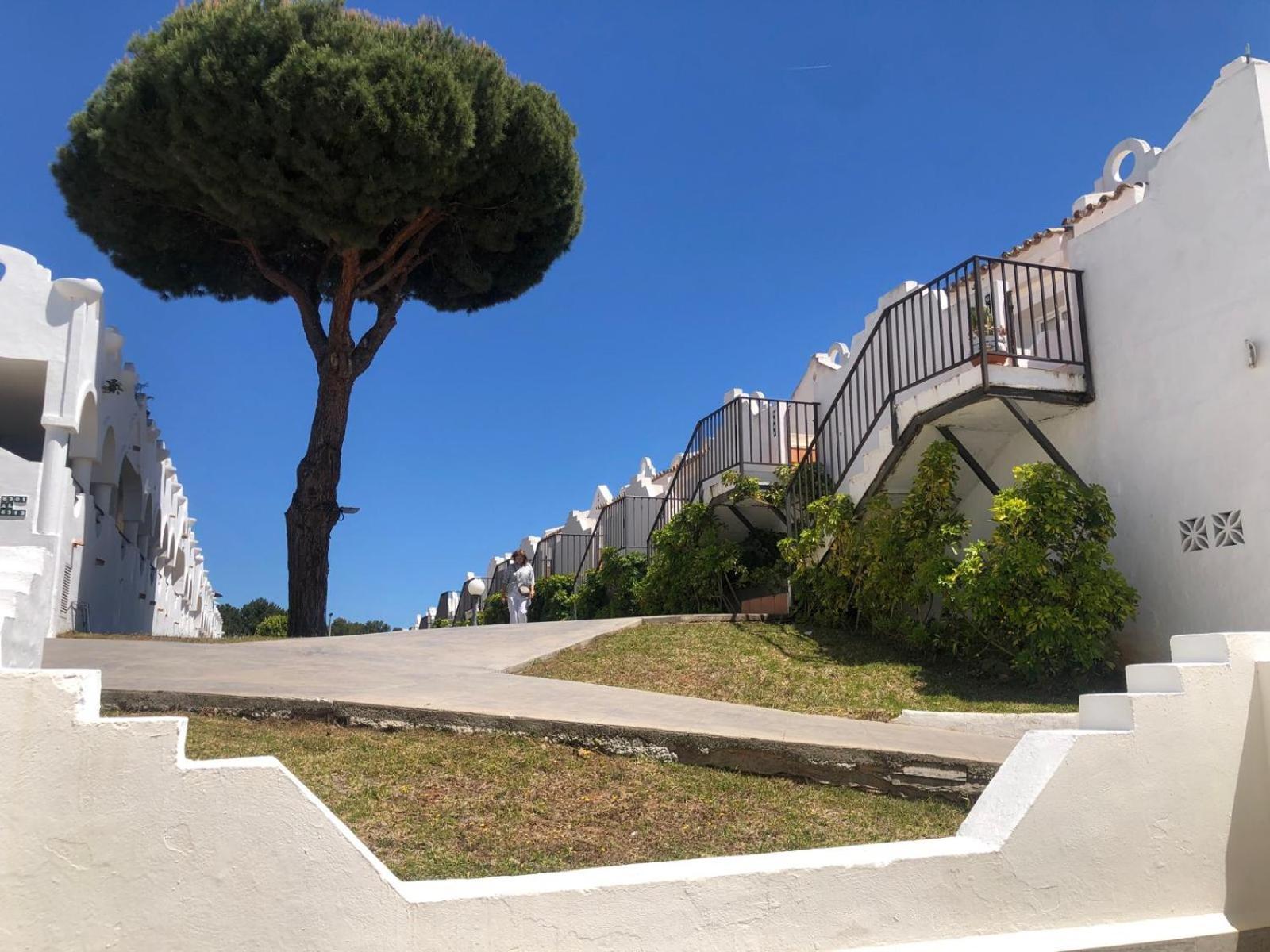 Casa Chico 2 Bedroom Townhouse 1 Mile From Marina & Beaches