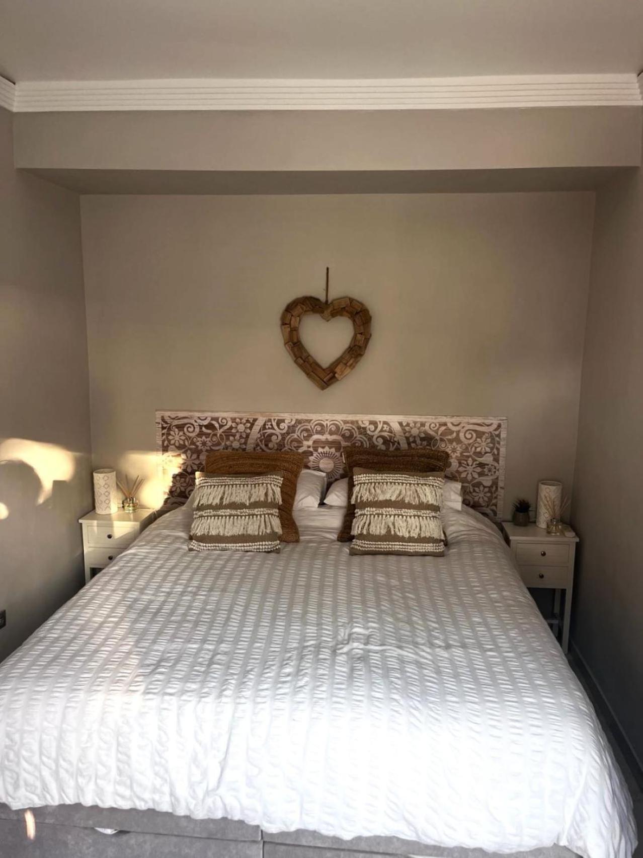Casa Chico 2 Bedroom Townhouse 1 Mile From Marina & Beaches Apartamento Marbella