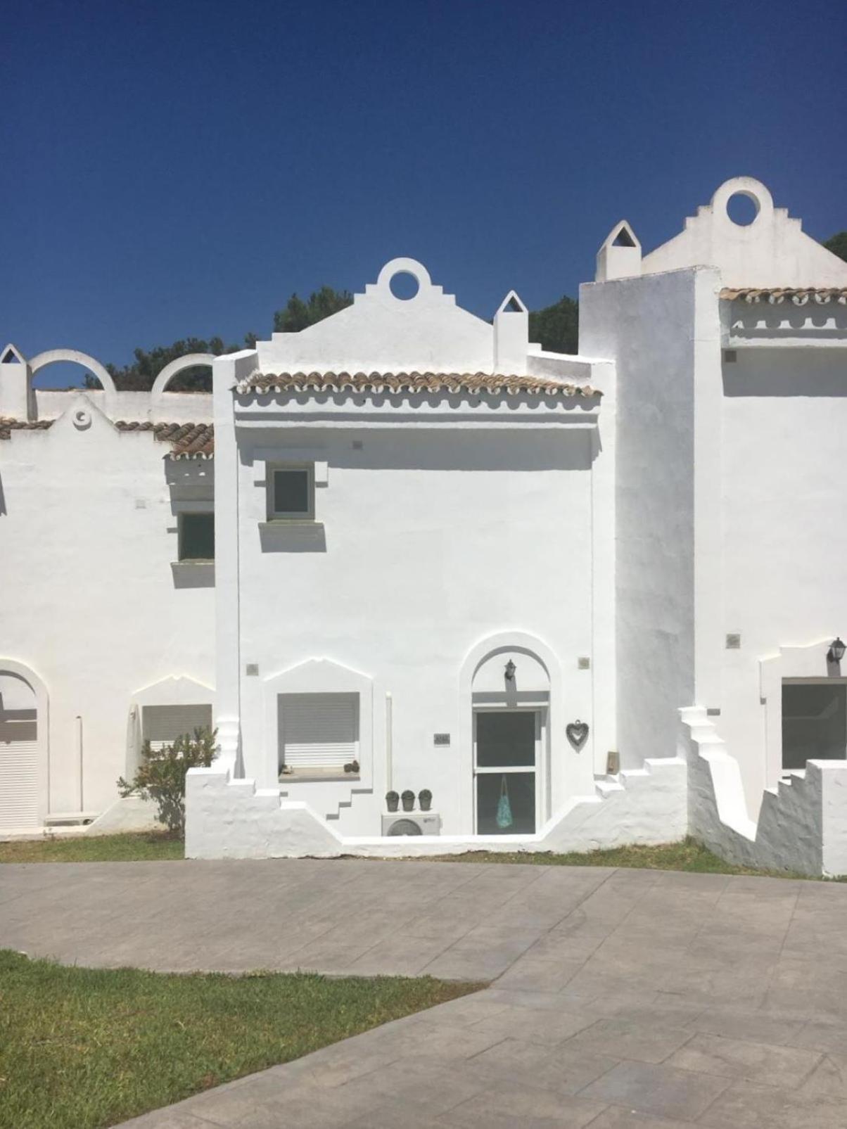 Casa Chico 2 Bedroom Townhouse 1 Mile From Marina & Beaches Apartamento Marbella