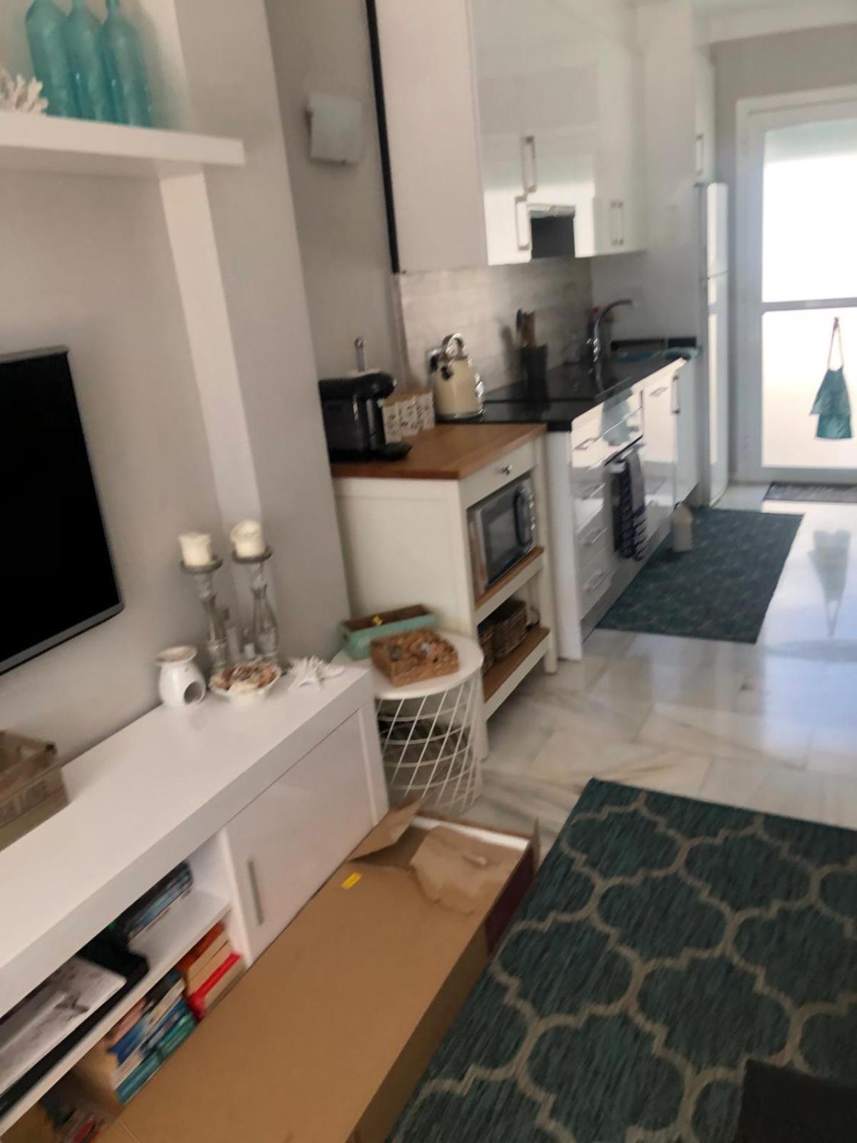 Casa Chico 2 Bedroom Townhouse 1 Mile From Marina & Beaches Marbella